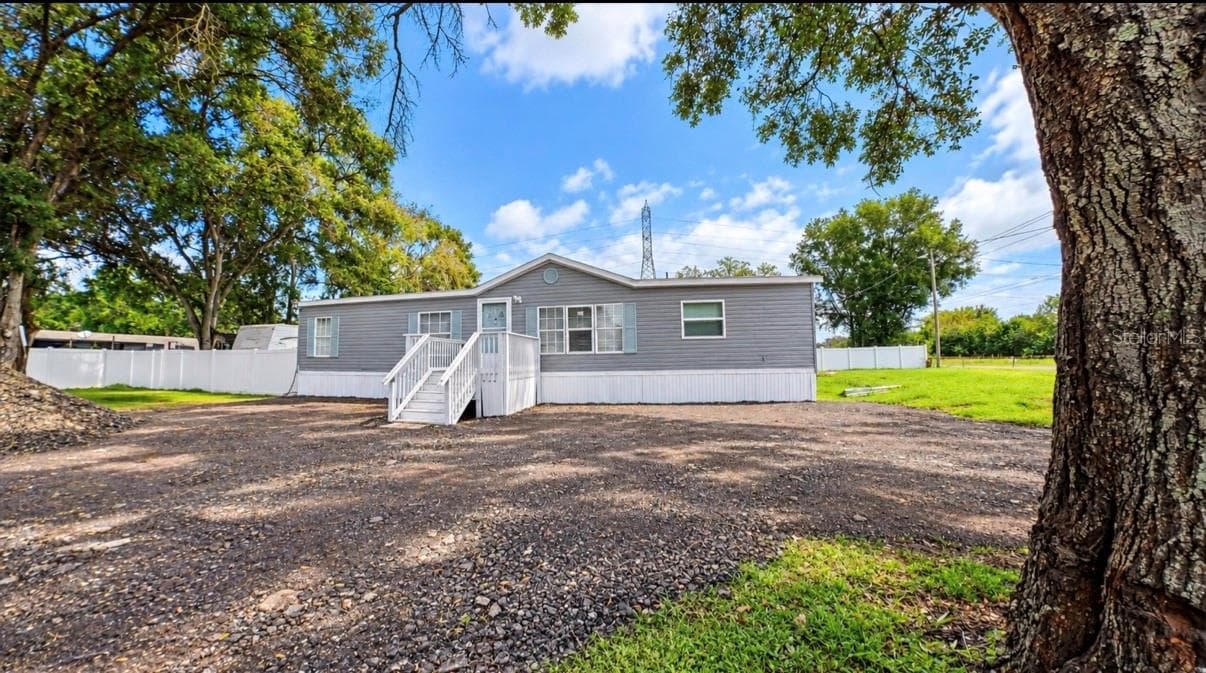Manufactured Home at 7412 52ND AVE S, TAMPA, photo 3 of 27