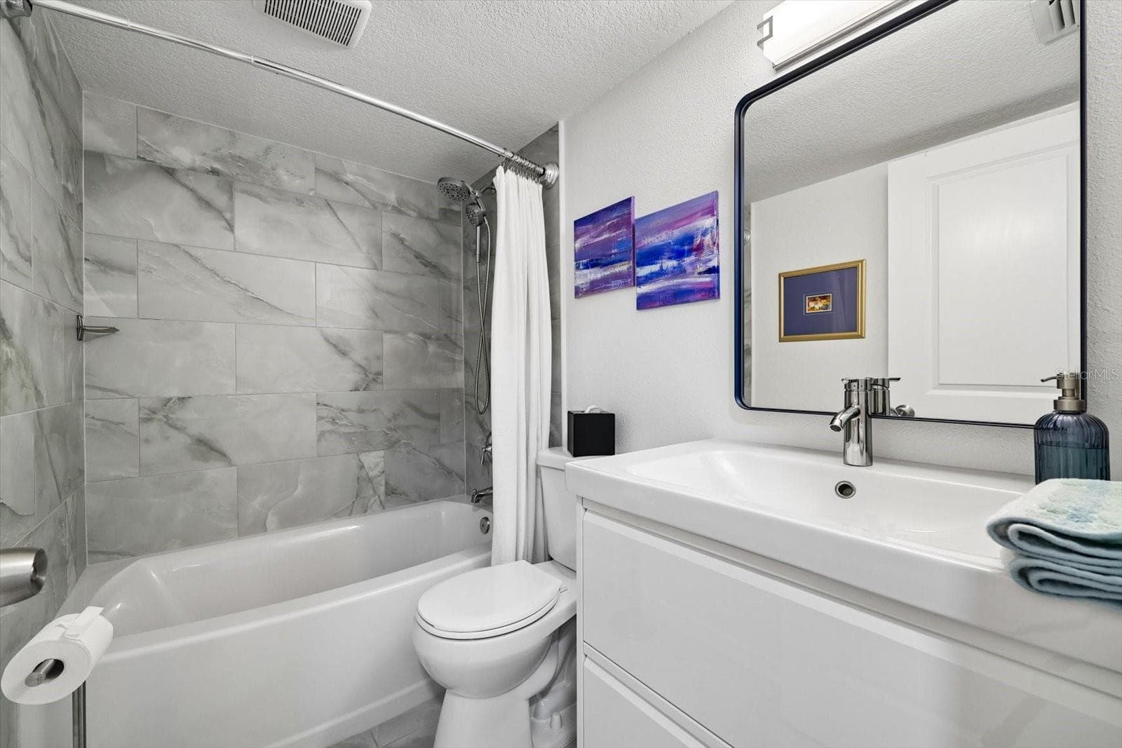 Single Family Residence at 2335 HERON CIR, CLEARWATER, photo 17 of 27