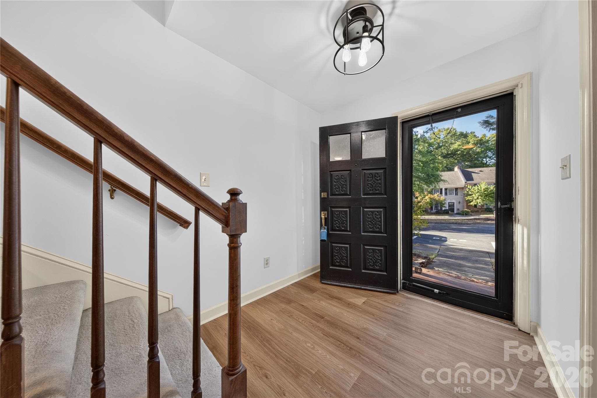 Townhouse at 6869 Dumbarton Drive, Charlotte, photo 2 of 25