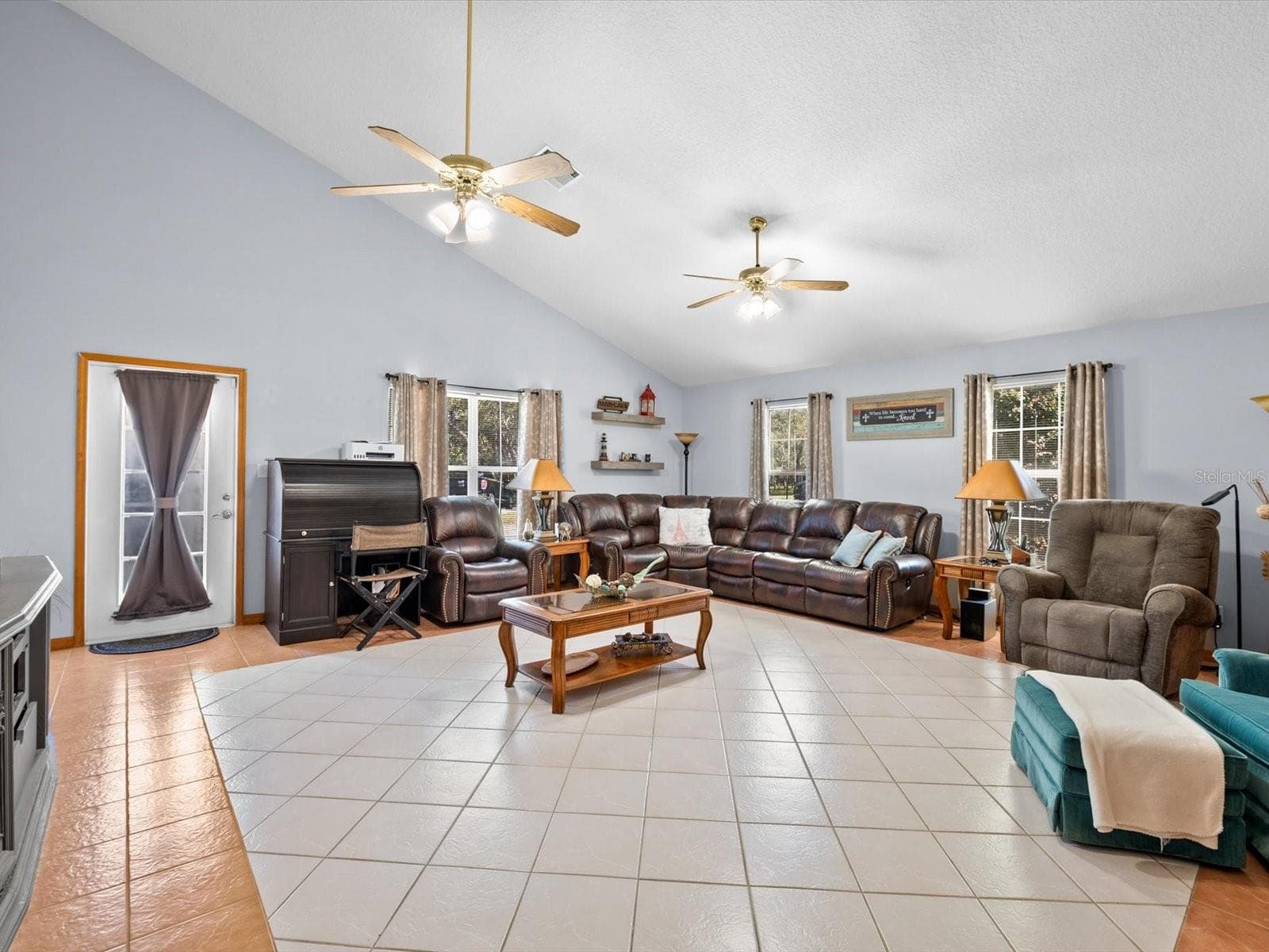 family room - 9073 MADRID RD, WEEKI WACHEE