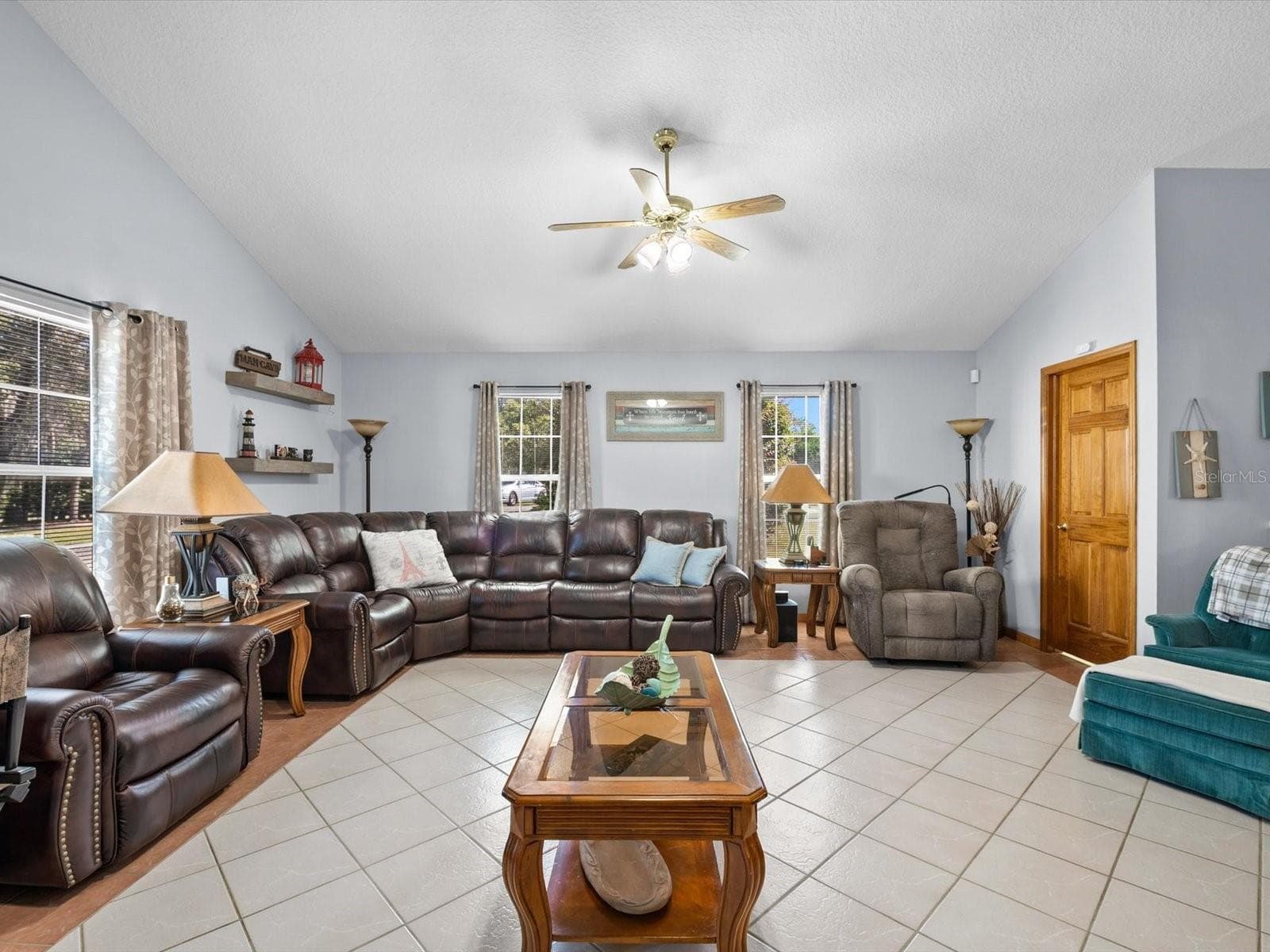 family room - 9073 MADRID RD, WEEKI WACHEE