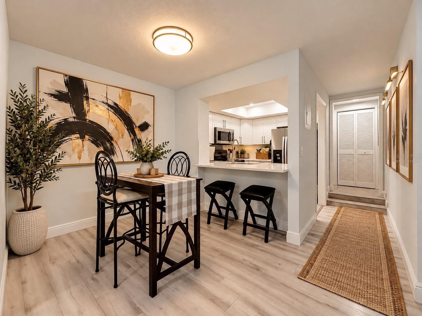 Dining Area into Kitchen: Virtually staged - 4405 W FAIR OAKS AVE #19, TAMPA