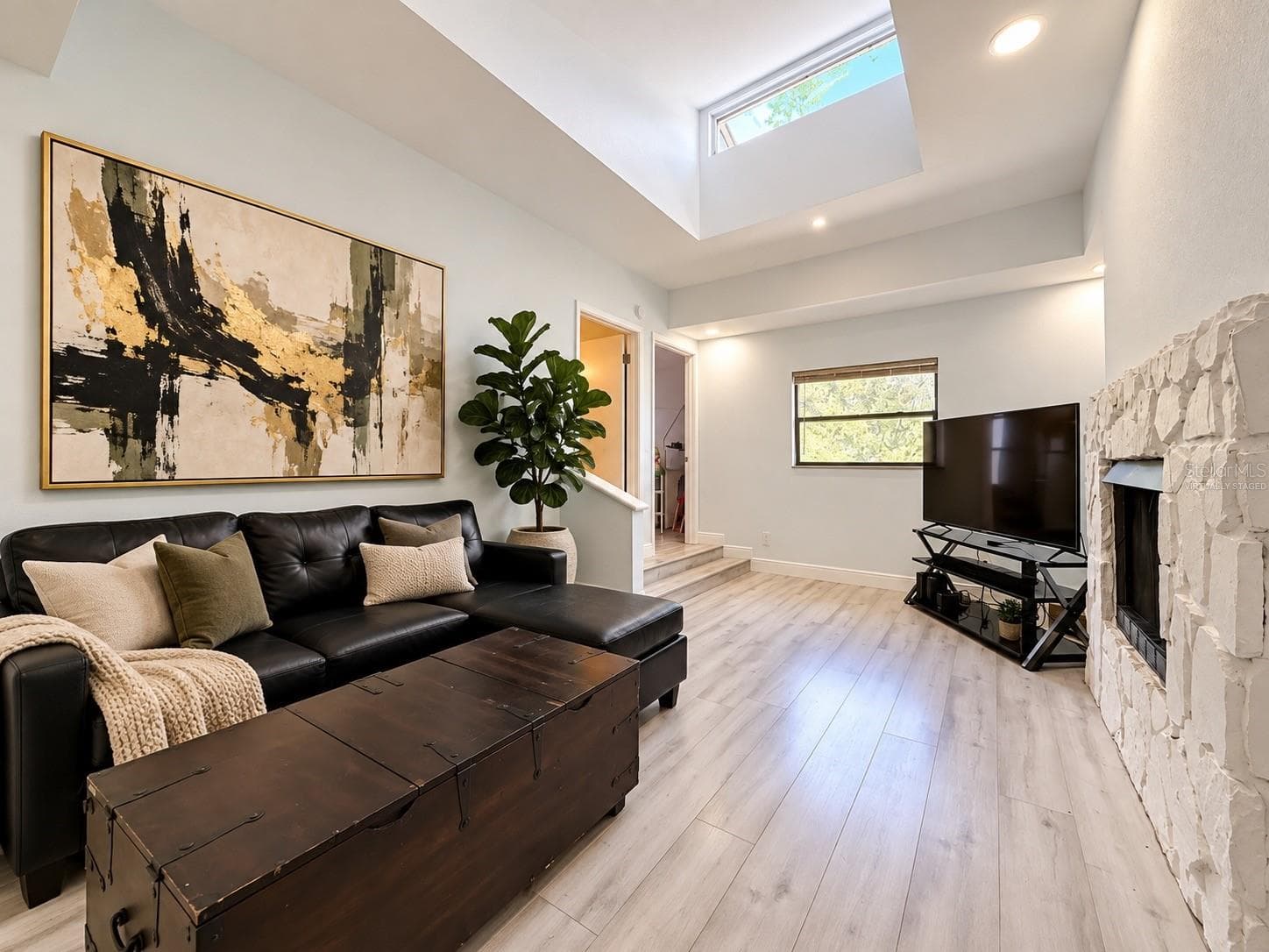 Living Area: Virtually staged - 4405 W FAIR OAKS AVE #19, TAMPA