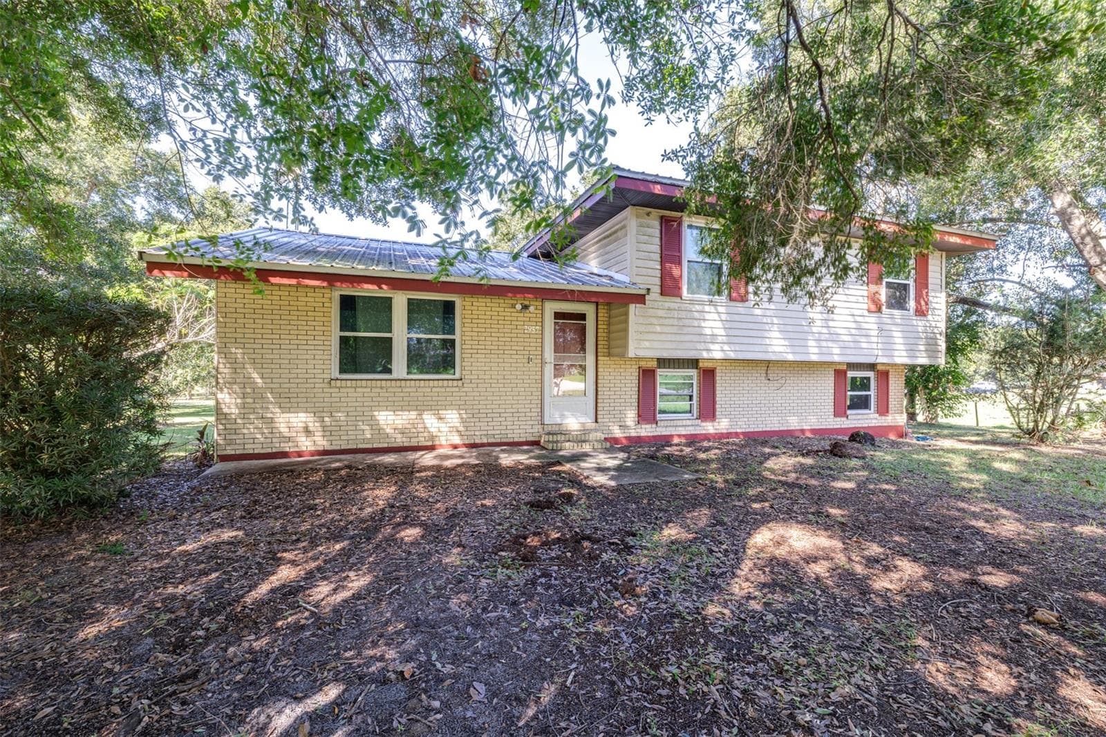 Single Family Residence at 2957 N TIVOLI RD, AVON PARK, photo 3 of 100