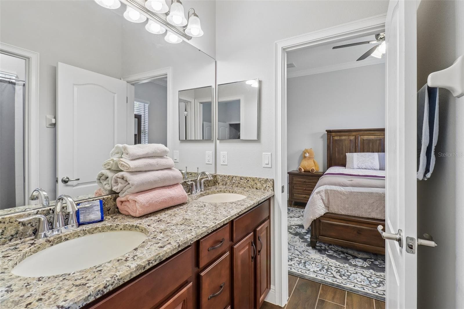 Single Family Residence at 121 HARVEST GATE BLVD, GROVELAND, photo 18 of 29