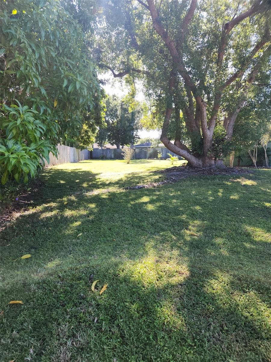 Single Family Residence at 3078 SPENCER LN, SARASOTA, photo 8 of 43