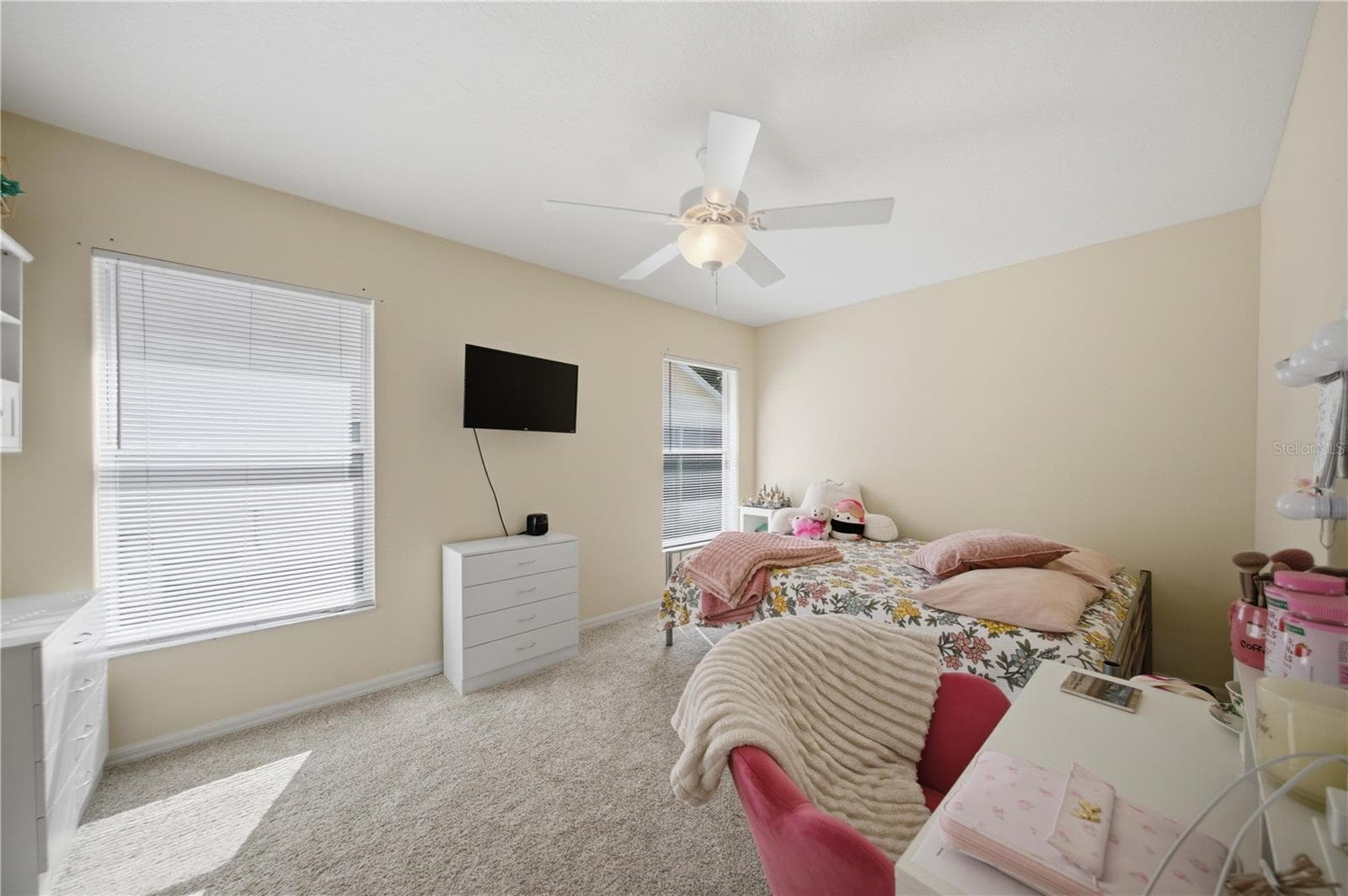 Single Family Residence at 638 W BARRYMORE DR, BEVERLY HILLS, photo 14 of 19