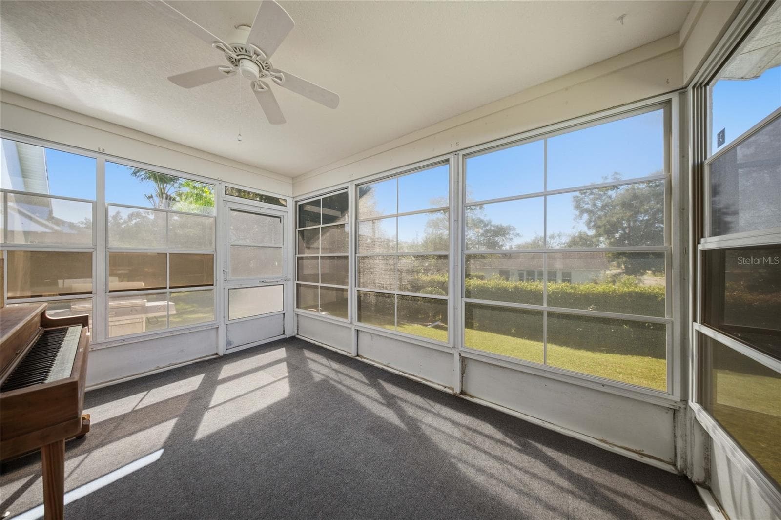 Single Family Residence at 638 W BARRYMORE DR, BEVERLY HILLS, photo 17 of 19