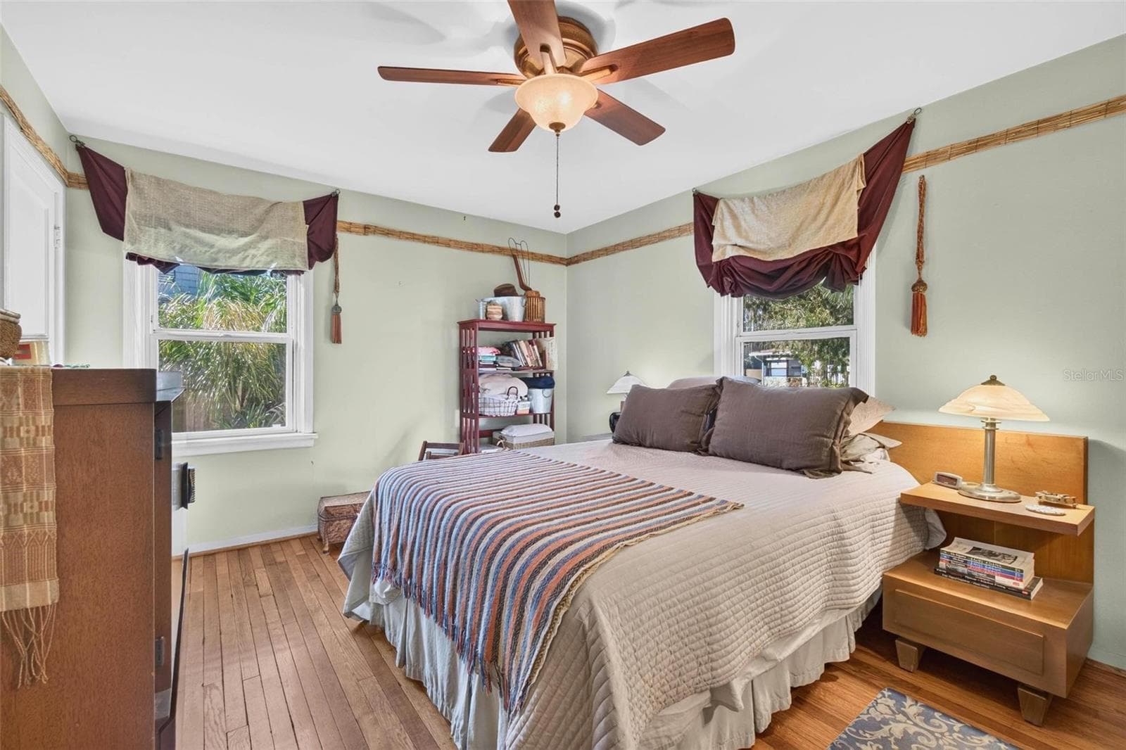 Single Family Residence at 3641 QUEEN ST N, ST PETERSBURG, photo 9 of 23