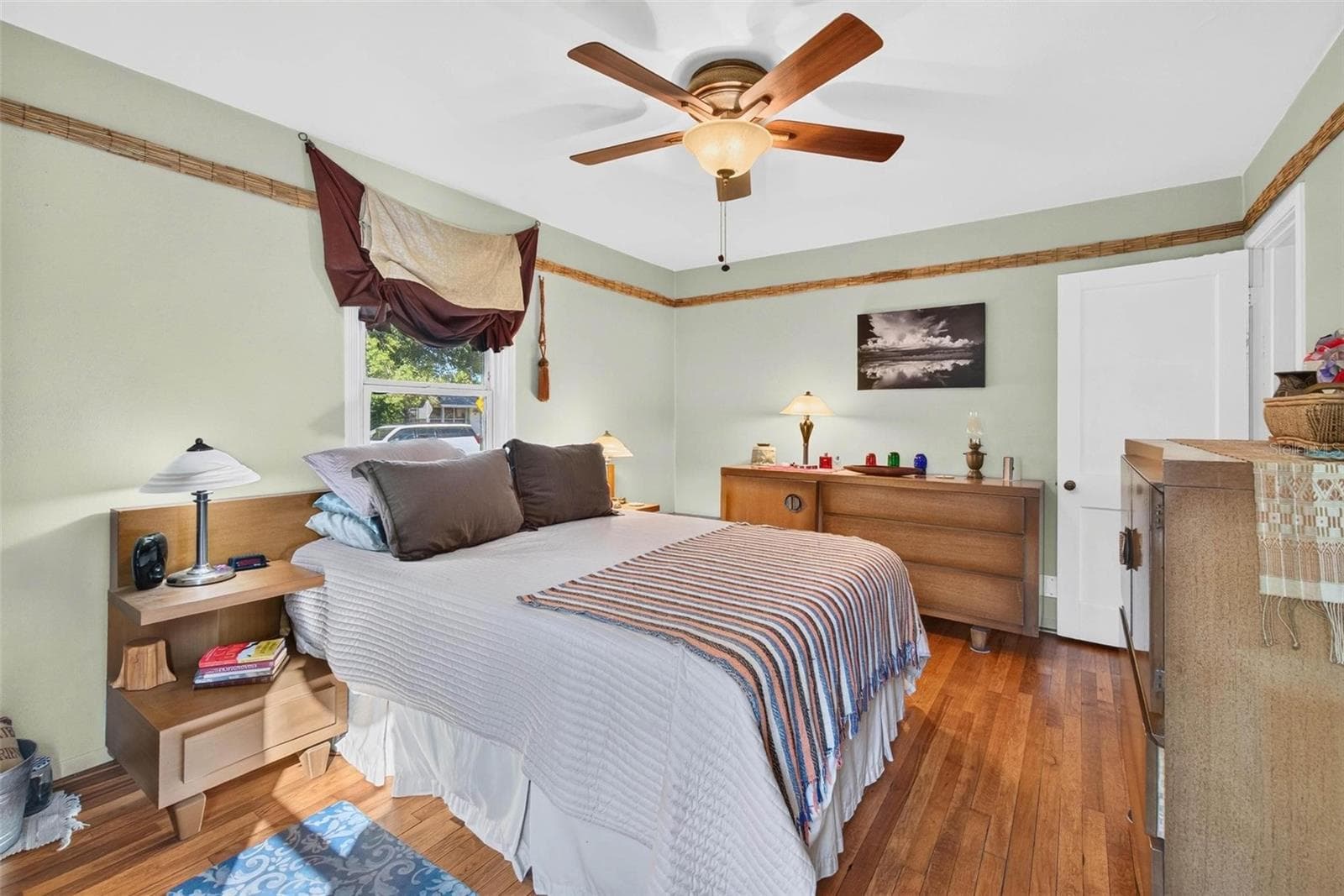 Single Family Residence at 3641 QUEEN ST N, ST PETERSBURG, photo 10 of 23