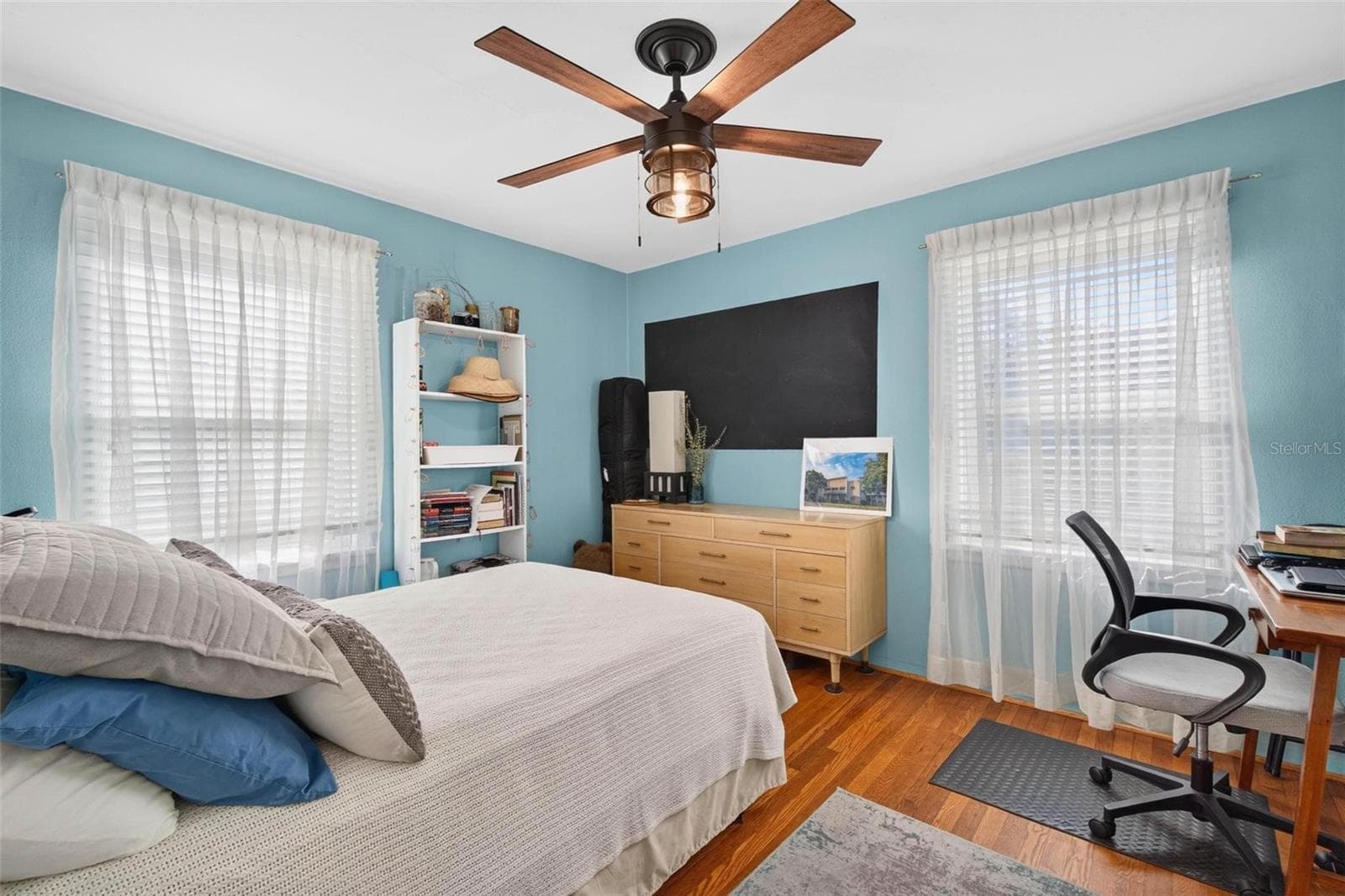 Single Family Residence at 3641 QUEEN ST N, ST PETERSBURG, photo 11 of 23