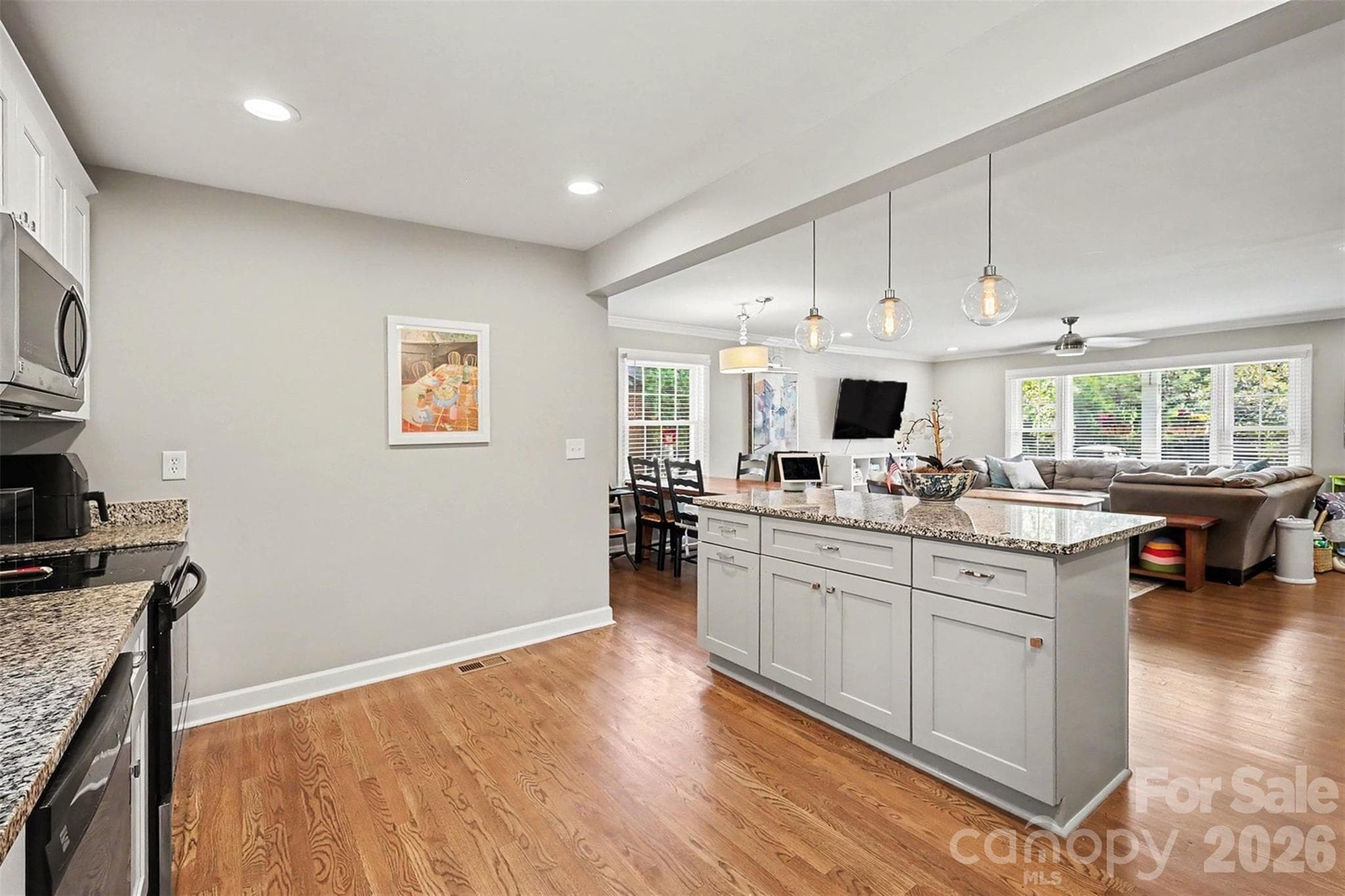 Kitchen Island - 5621 Alanhurst Place, Charlotte