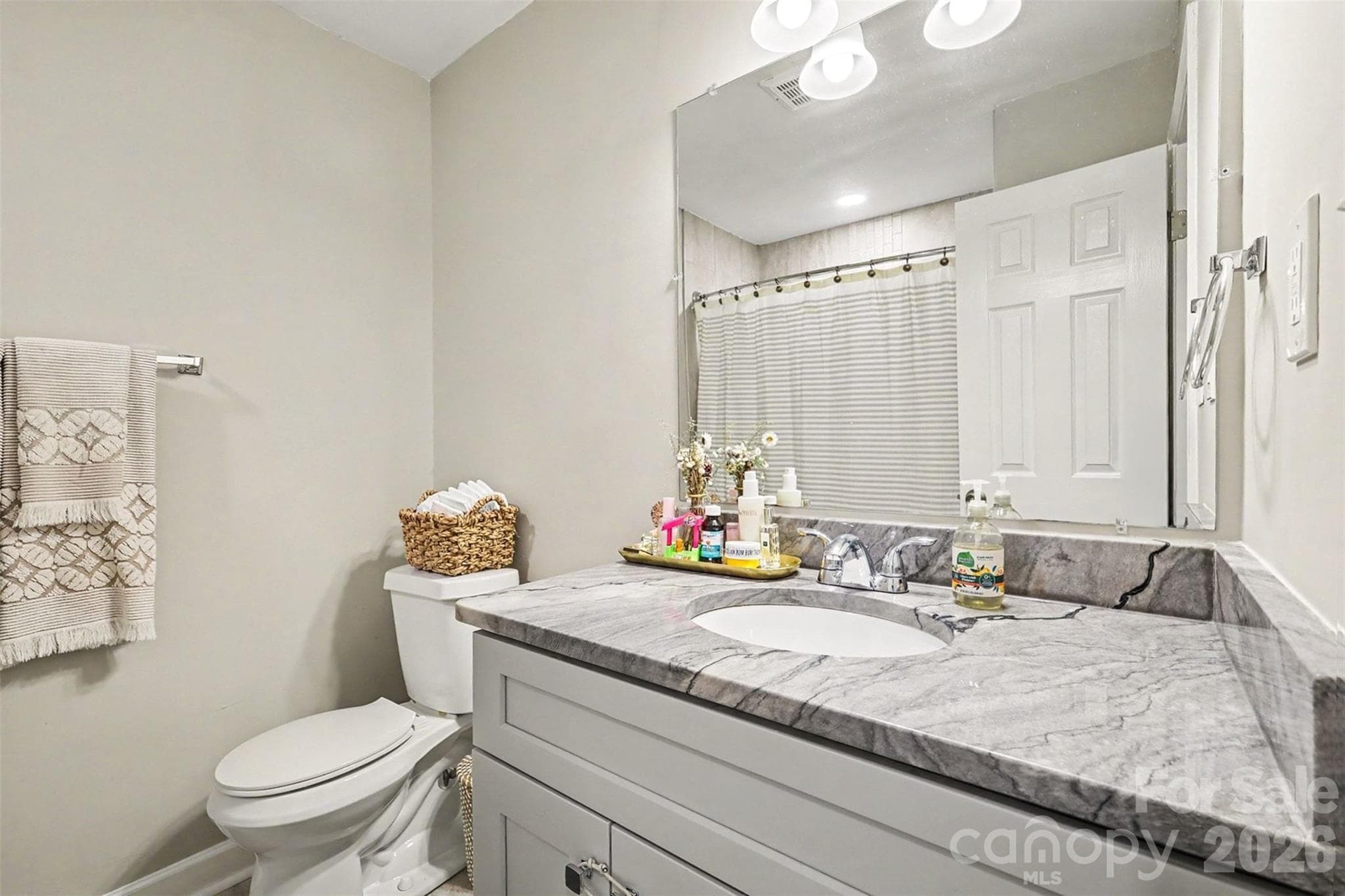 Guest Bathroom - Upper - 5621 Alanhurst Place, Charlotte