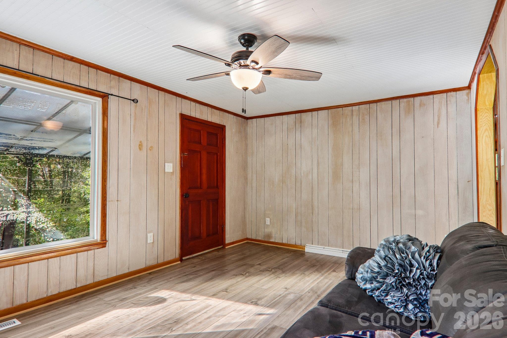Living room opens onto front deck - 32 Viola Lane, Swannanoa