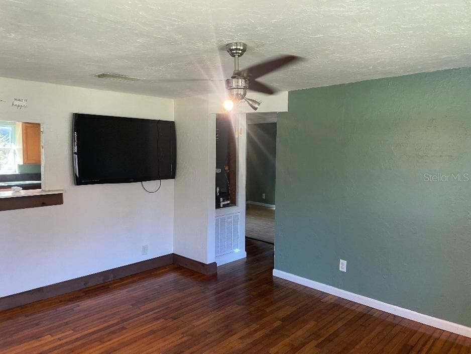Single Family Residence at 430 SE 74TH ST, GAINESVILLE, photo 6 of 21