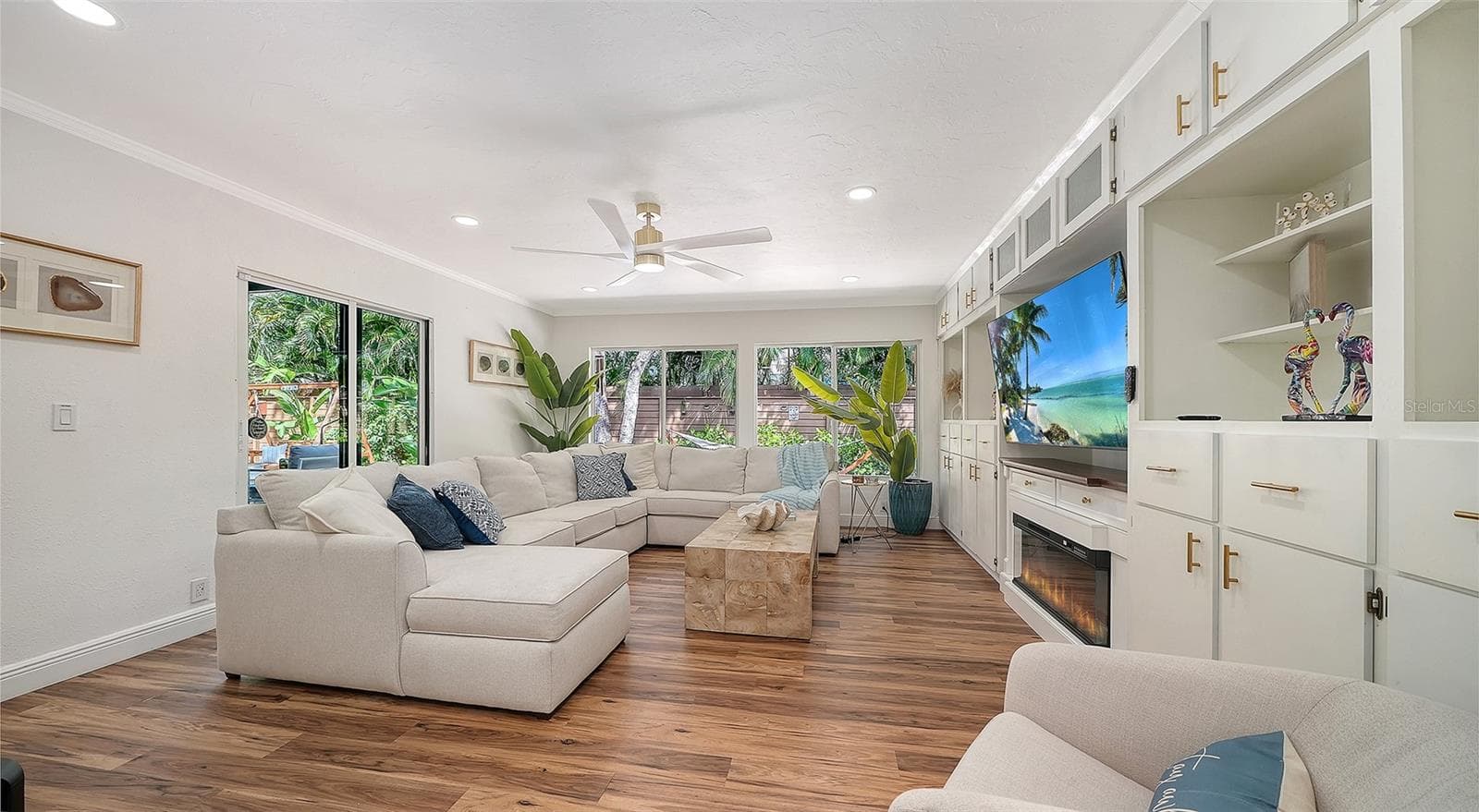 Single Family Residence at 2375 DATURA ST, SARASOTA, photo 20 of 60