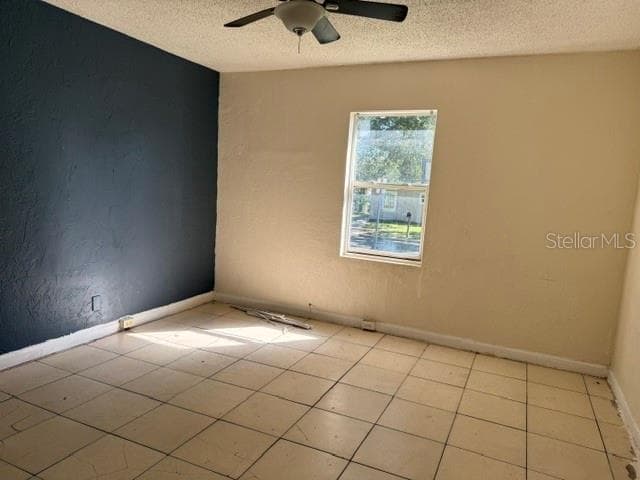 Single Family Residence at 1721 GRANVILLE CT S, ST PETERSBURG, photo 4 of 8