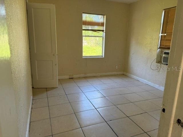 Single Family Residence at 1721 GRANVILLE CT S, ST PETERSBURG, photo 6 of 8