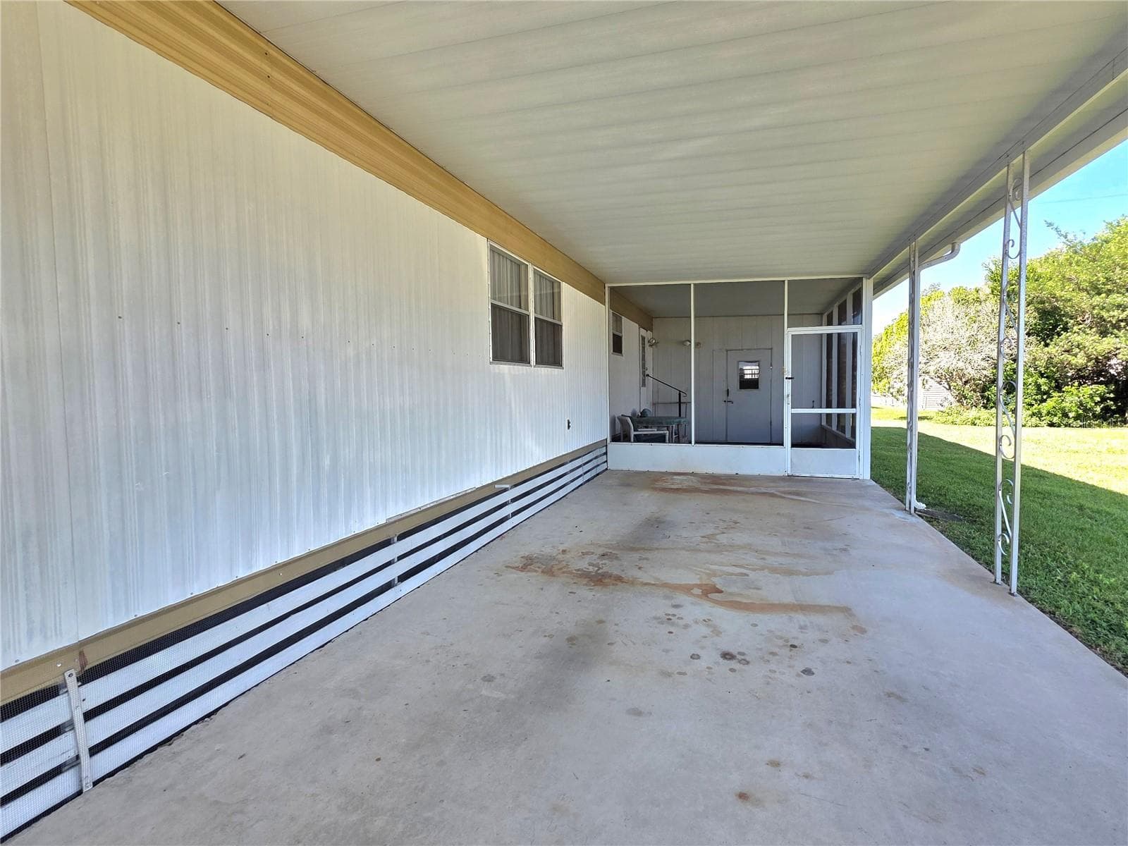 Mobile Home at 5503 BARBARA ST, ZEPHYRHILLS, photo 6 of 56
