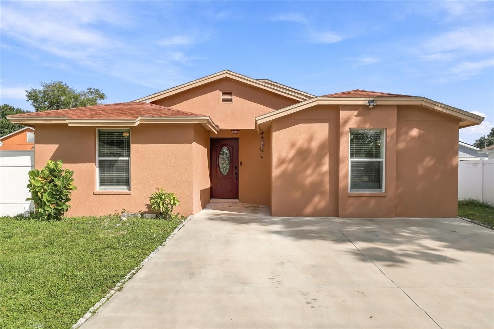 Single Family Residence at 9608 ELGIN CT, TAMPA, photo 2 of 34
