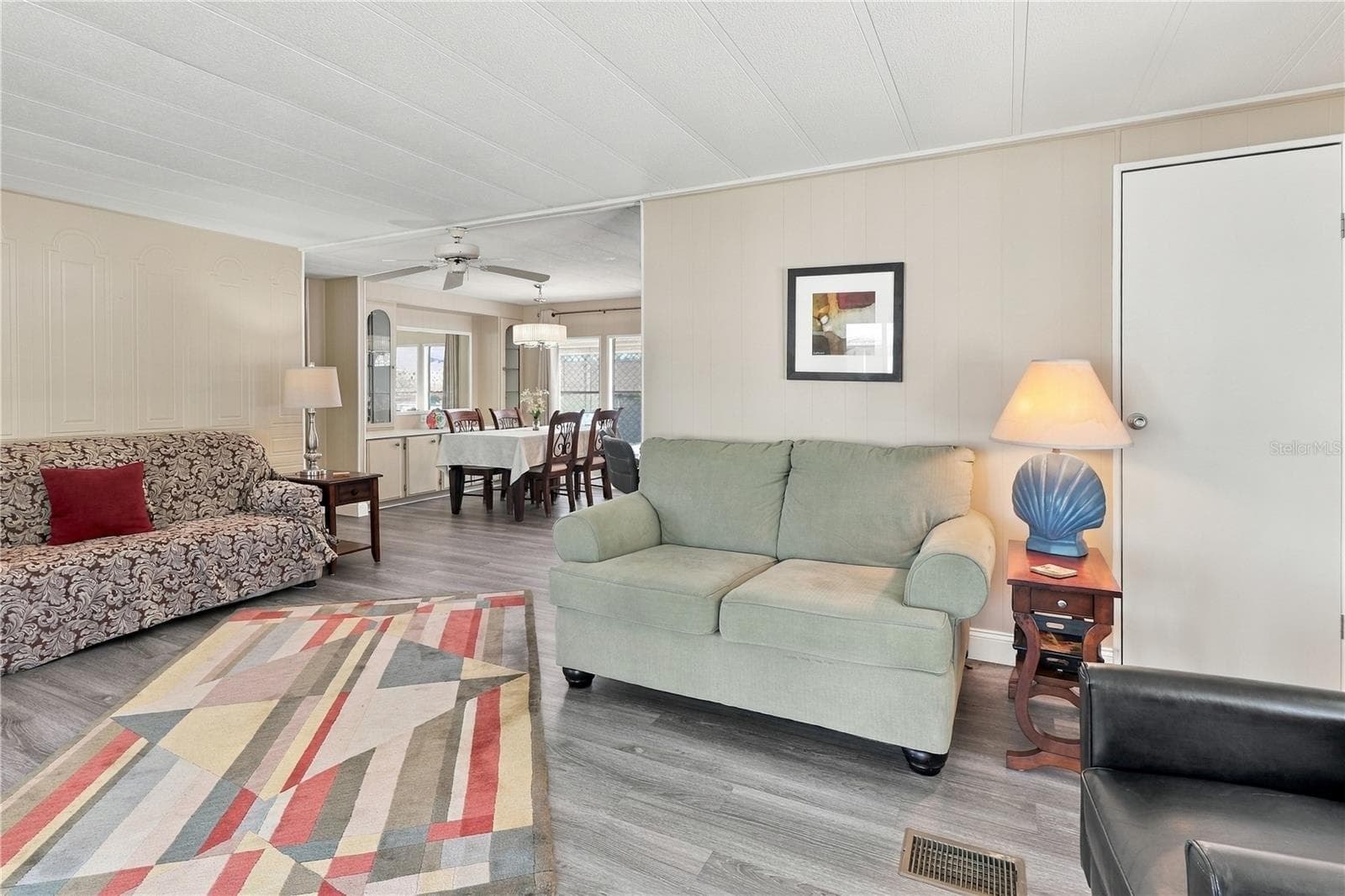 Living area - easy to care for flooring - 808 53RD AVE E #223, BRADENTON