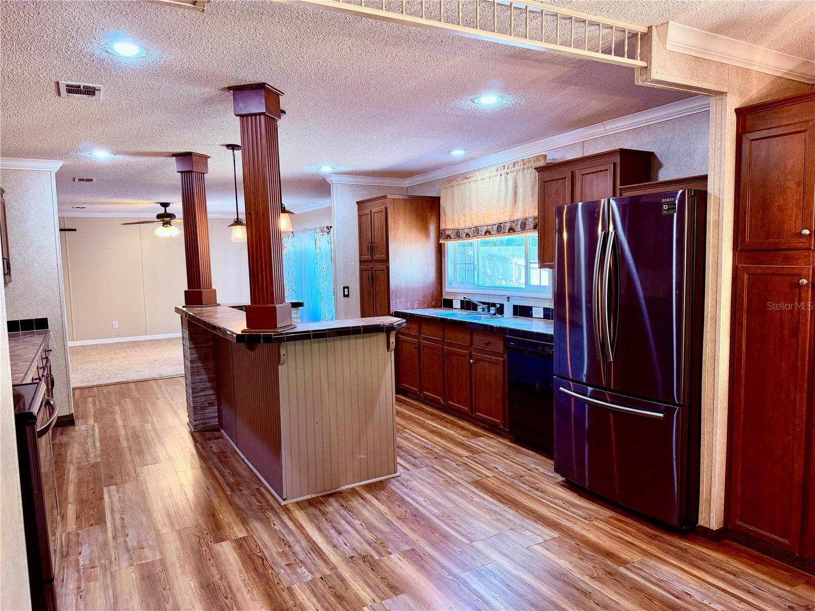 Manufactured Home at 664 SW KENTUCKY ST, FORT WHITE, photo 7 of 40