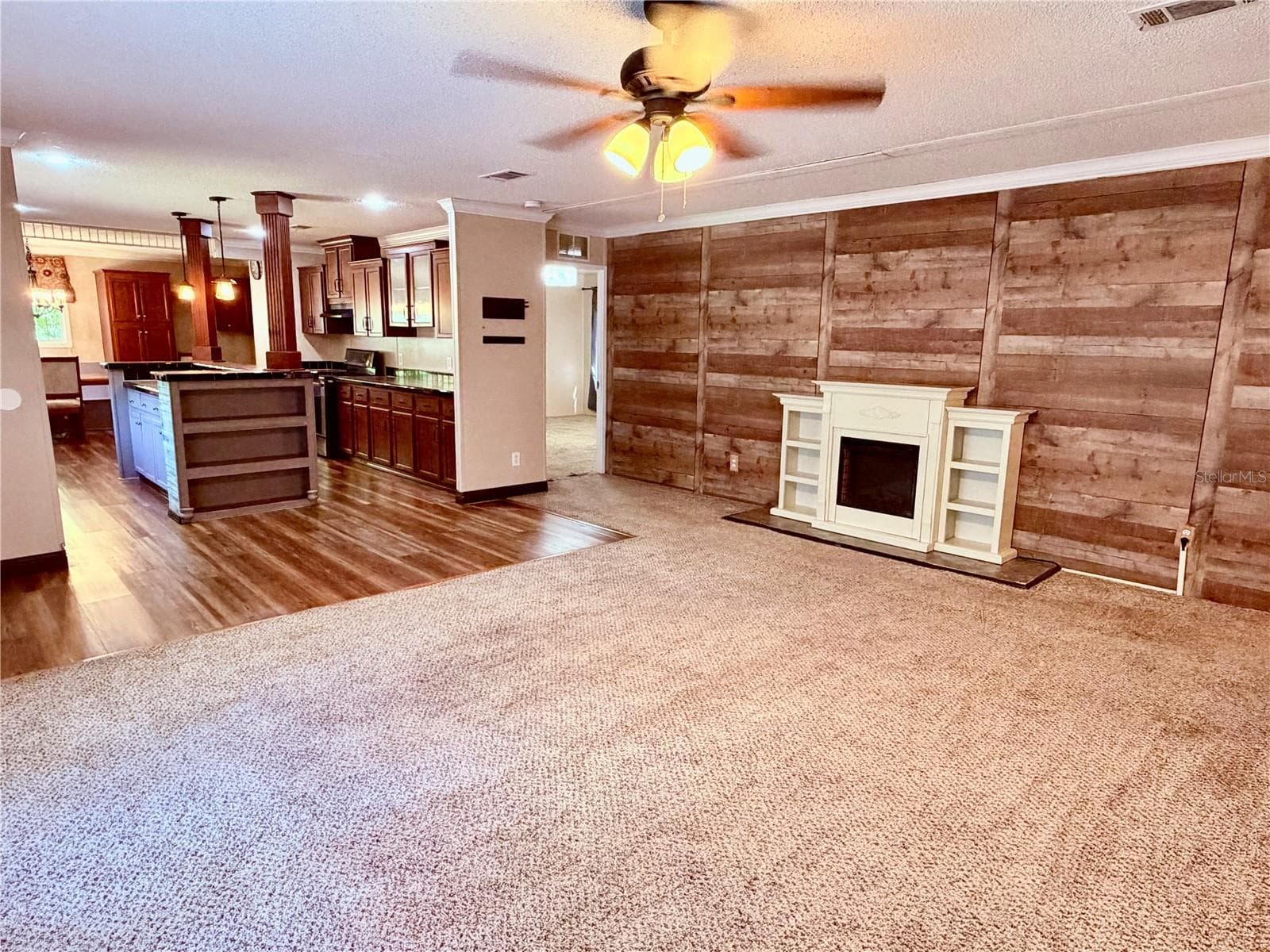Manufactured Home at 664 SW KENTUCKY ST, FORT WHITE, photo 12 of 40