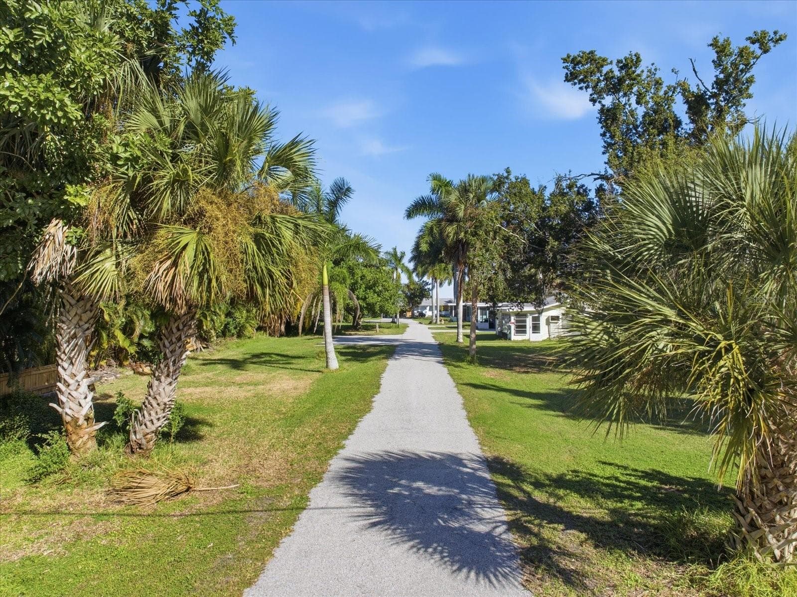 Duplex at 25452 SHORE DR, PUNTA GORDA, photo 5 of 22