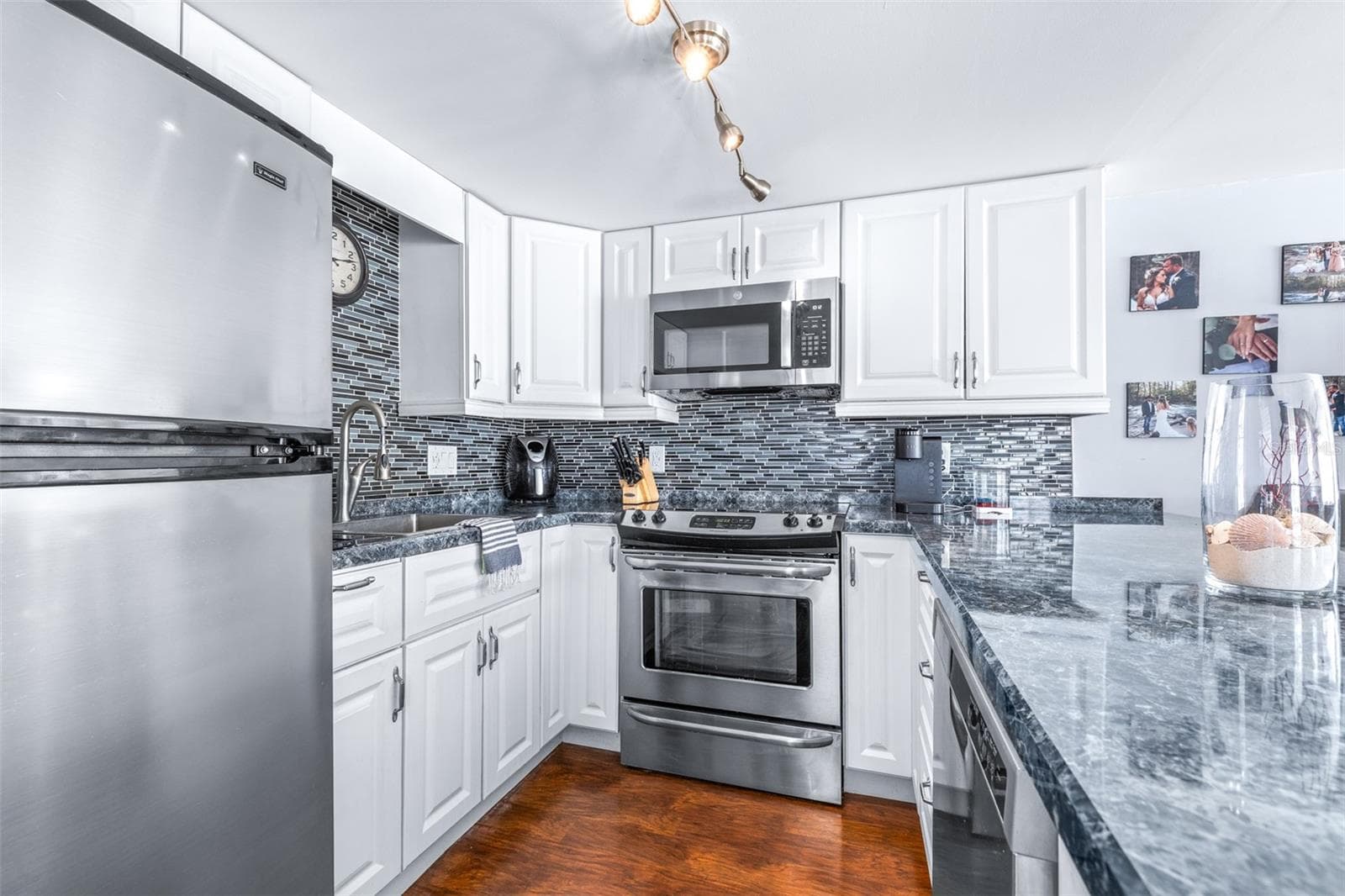 Kitchen - 2712 17TH STREET LN W, BRADENTON