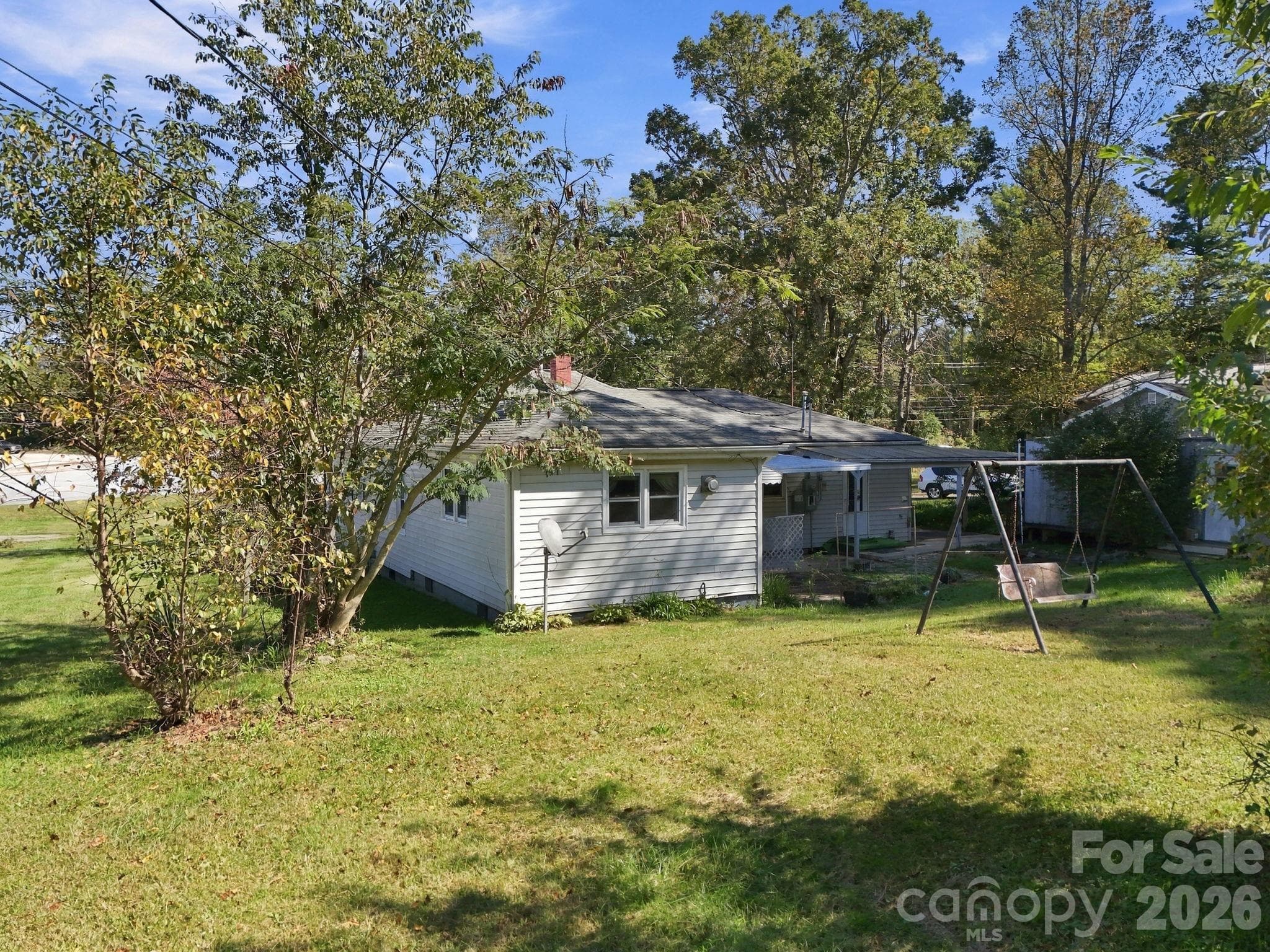 Single Family Residence at 3305 Spartanburg Highway, Flat Rock, photo 7 of 45