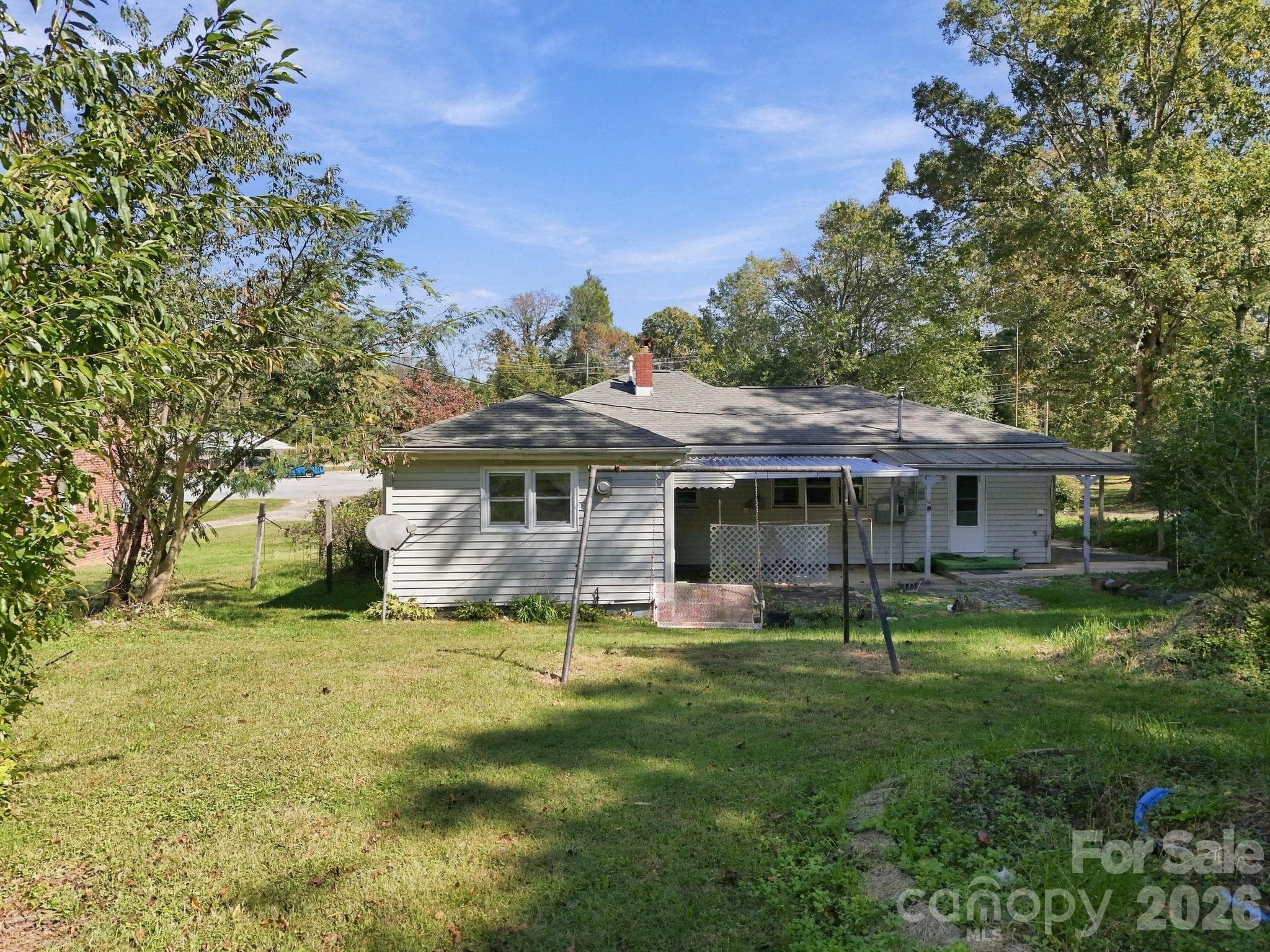 Single Family Residence at 3305 Spartanburg Highway, Flat Rock, photo 8 of 45