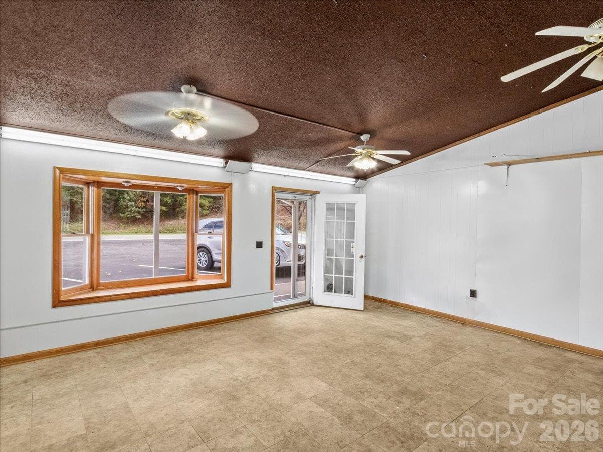 Lease space 1 - 13780 S 226 Highway, Spruce Pine