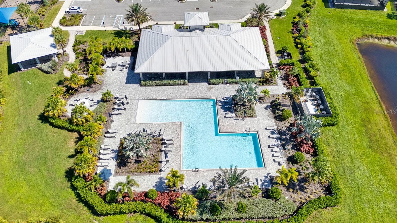 Community pool - 16320 HIDDEN OAK LOOP, BRADENTON