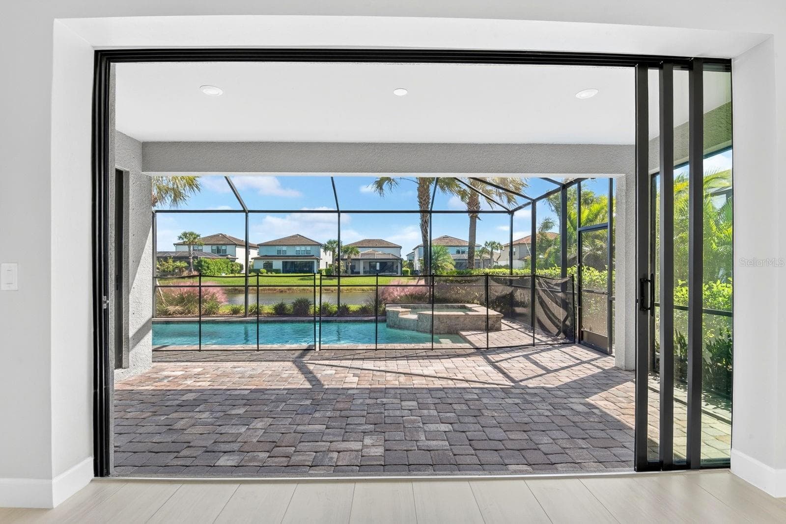 Pocket sliding doors - 16320 HIDDEN OAK LOOP, BRADENTON