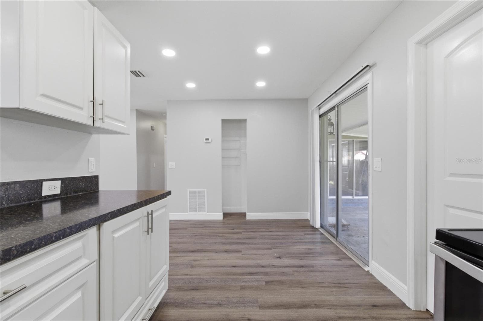 Single Family Residence at 8609 CHINABERRY DR, TAMPA, photo 24 of 32