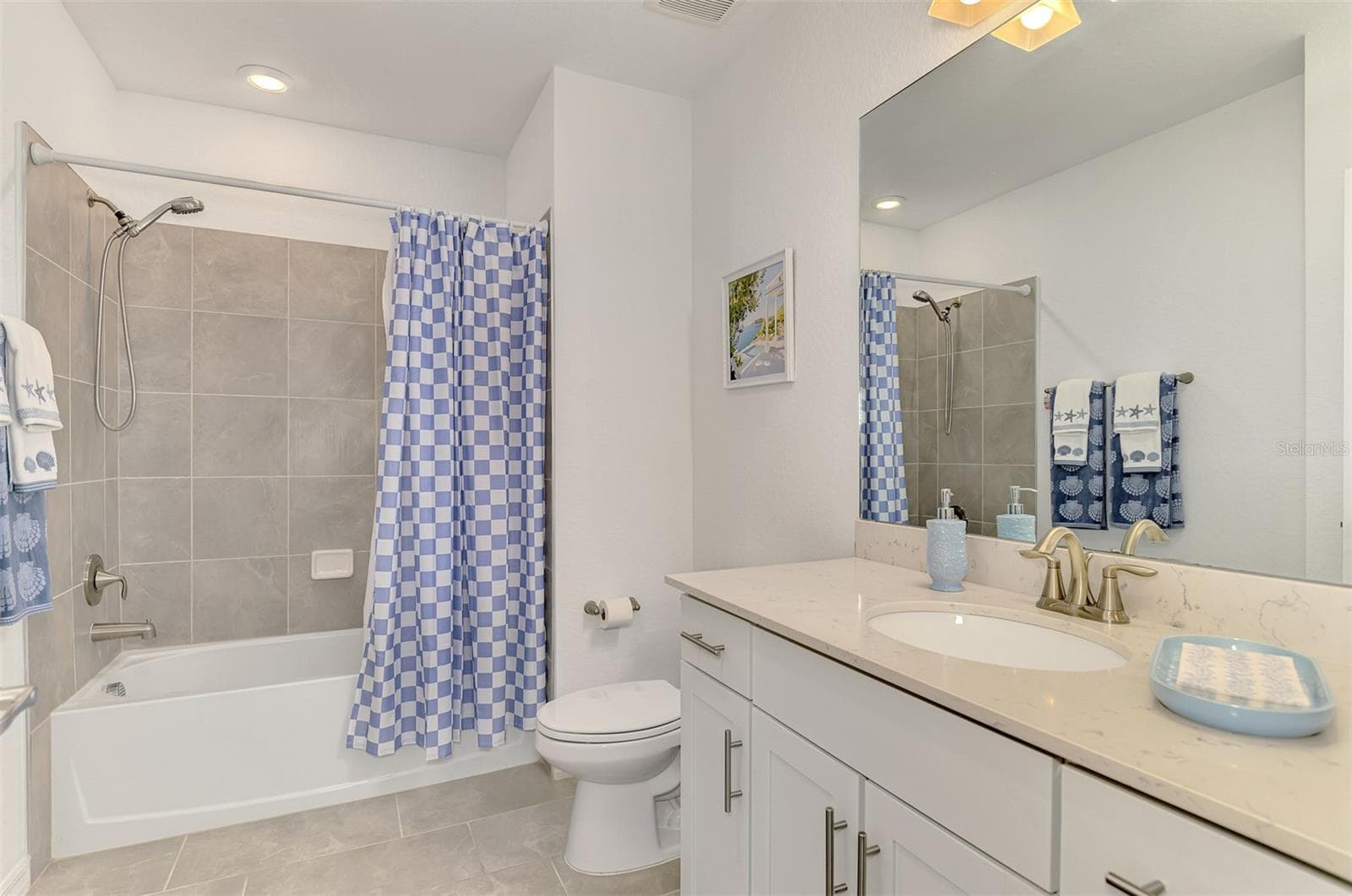 Guest bathroom - 10205 STAGGERBUSH DRIVE #102, VENICE