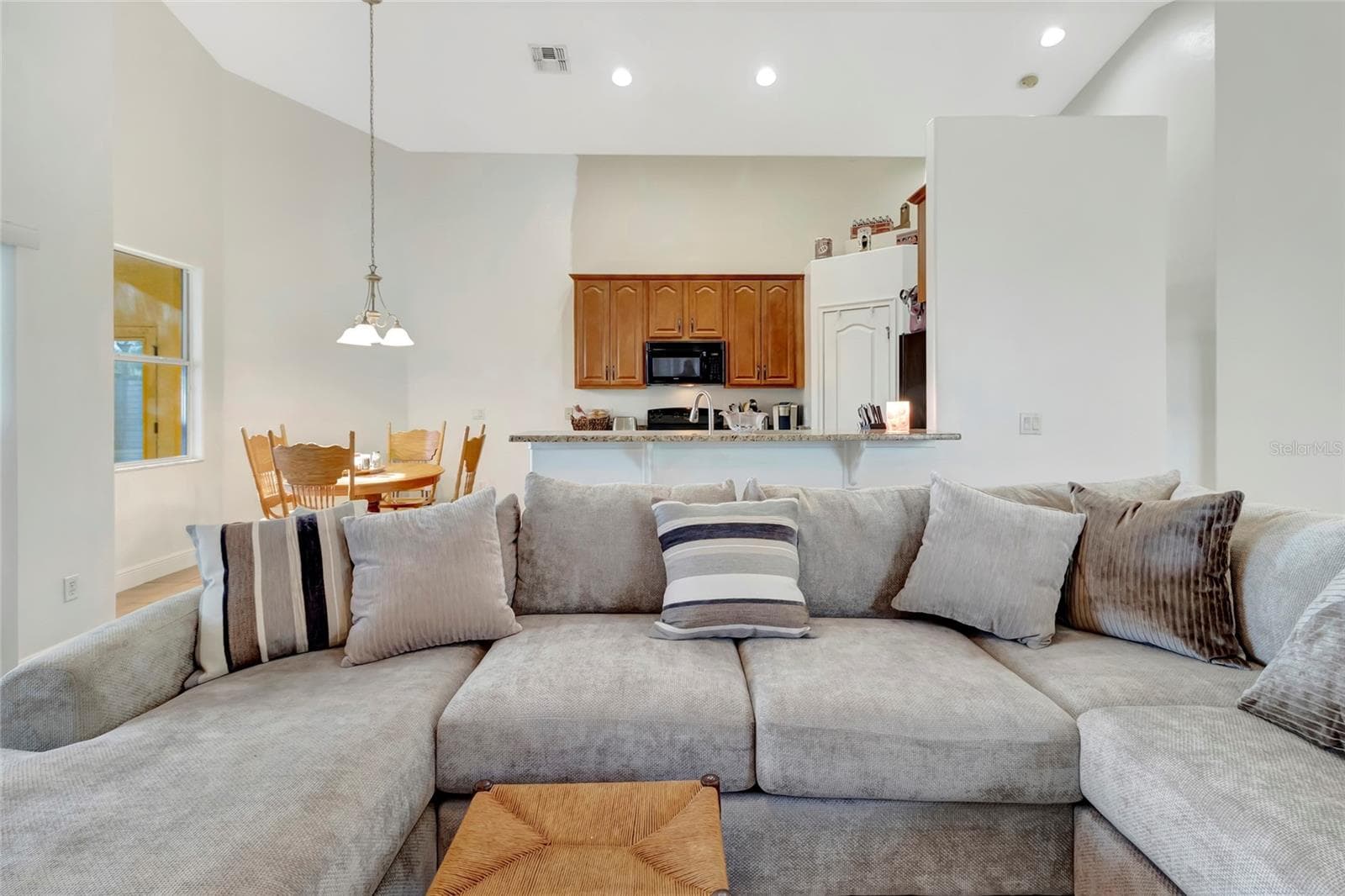 Perfect for entertaining - 4877 GRASSY KNOLL DR, TAVARES