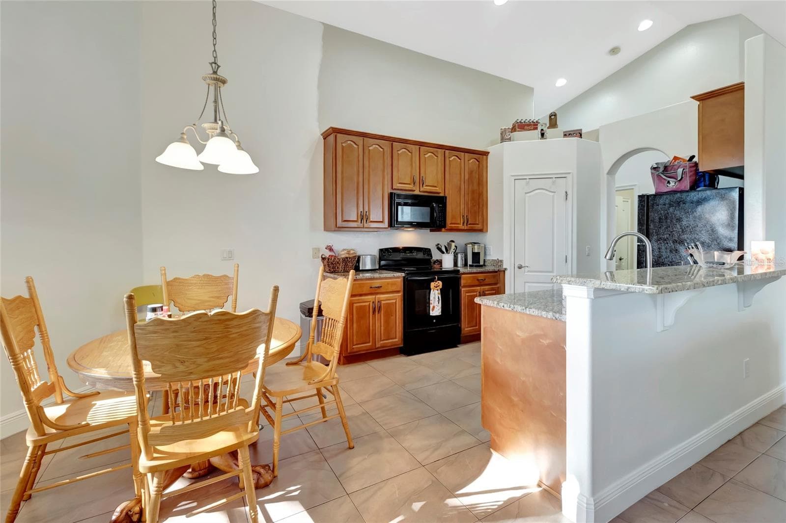 Large kitchen area - 4877 GRASSY KNOLL DR, TAVARES