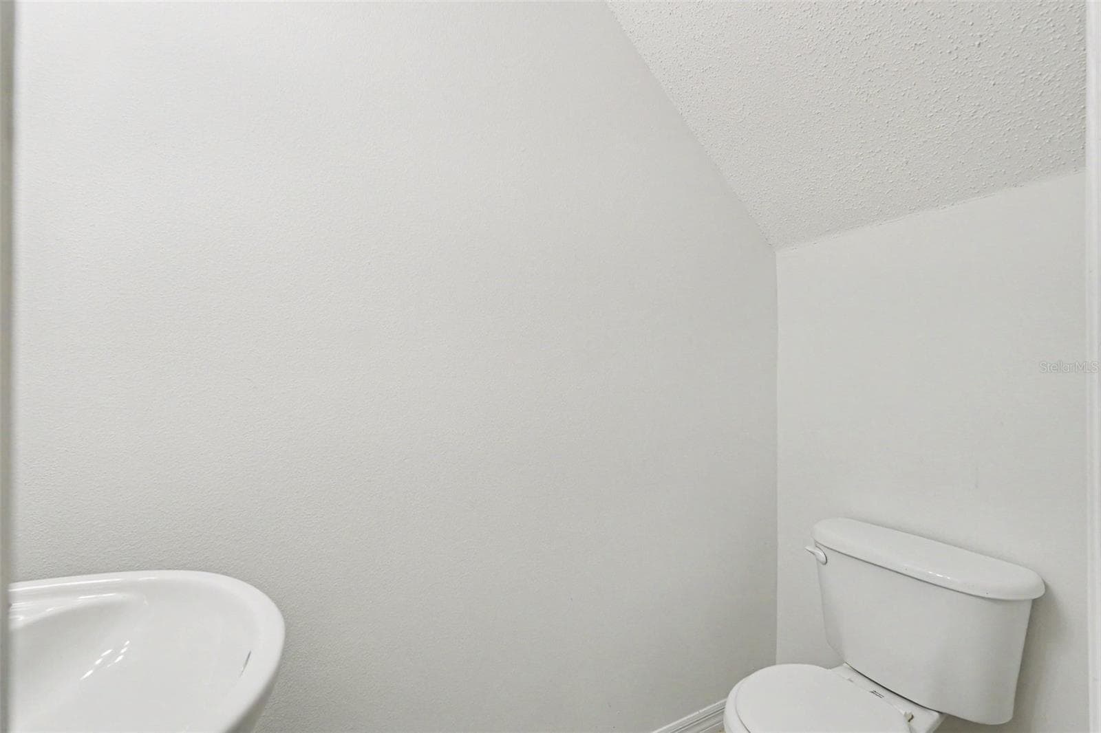 Townhouse at 8419 EDGEWATER PLACE BLVD, TAMPA, photo 18 of 33