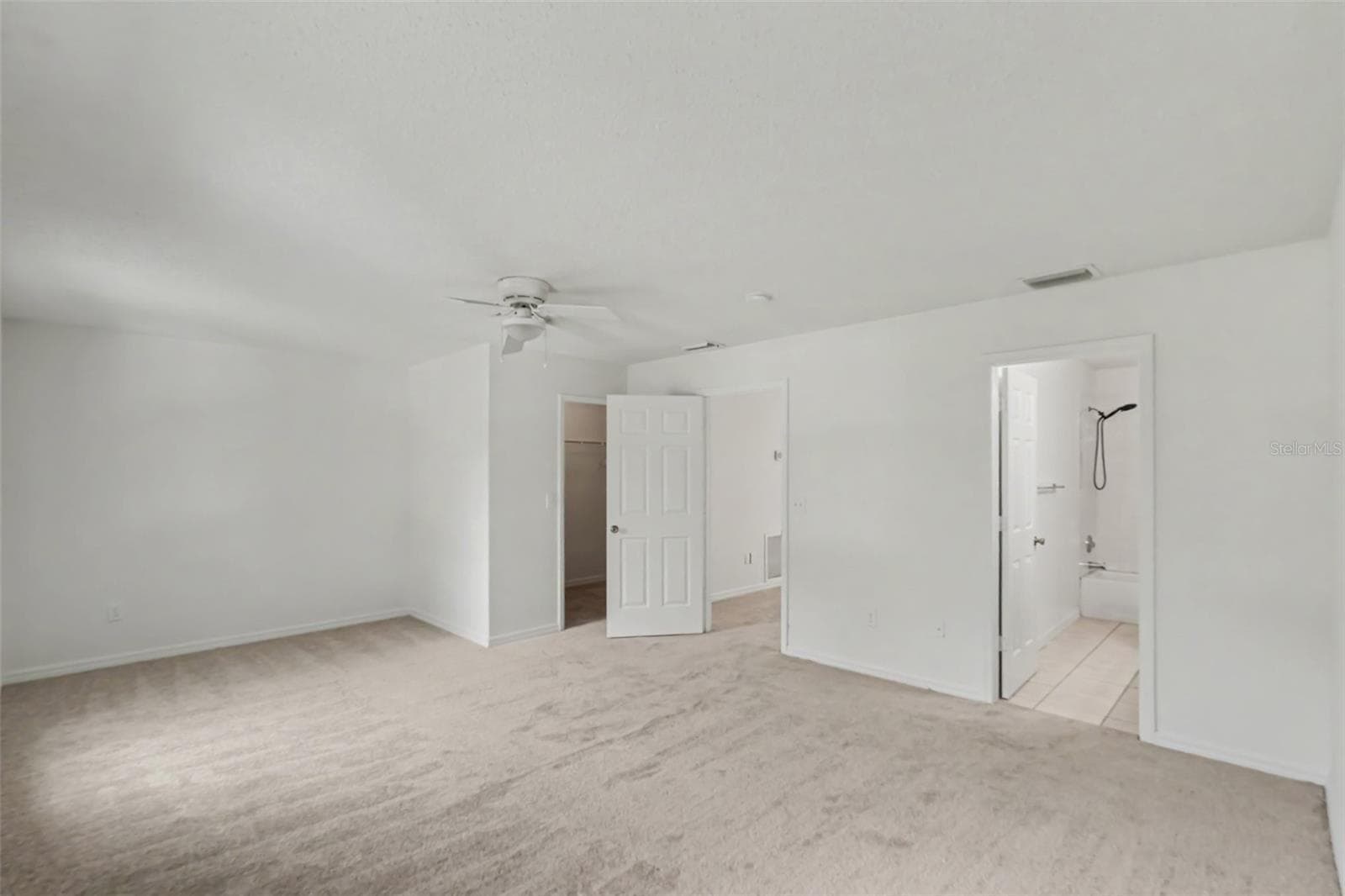 Townhouse at 8419 EDGEWATER PLACE BLVD, TAMPA, photo 21 of 33