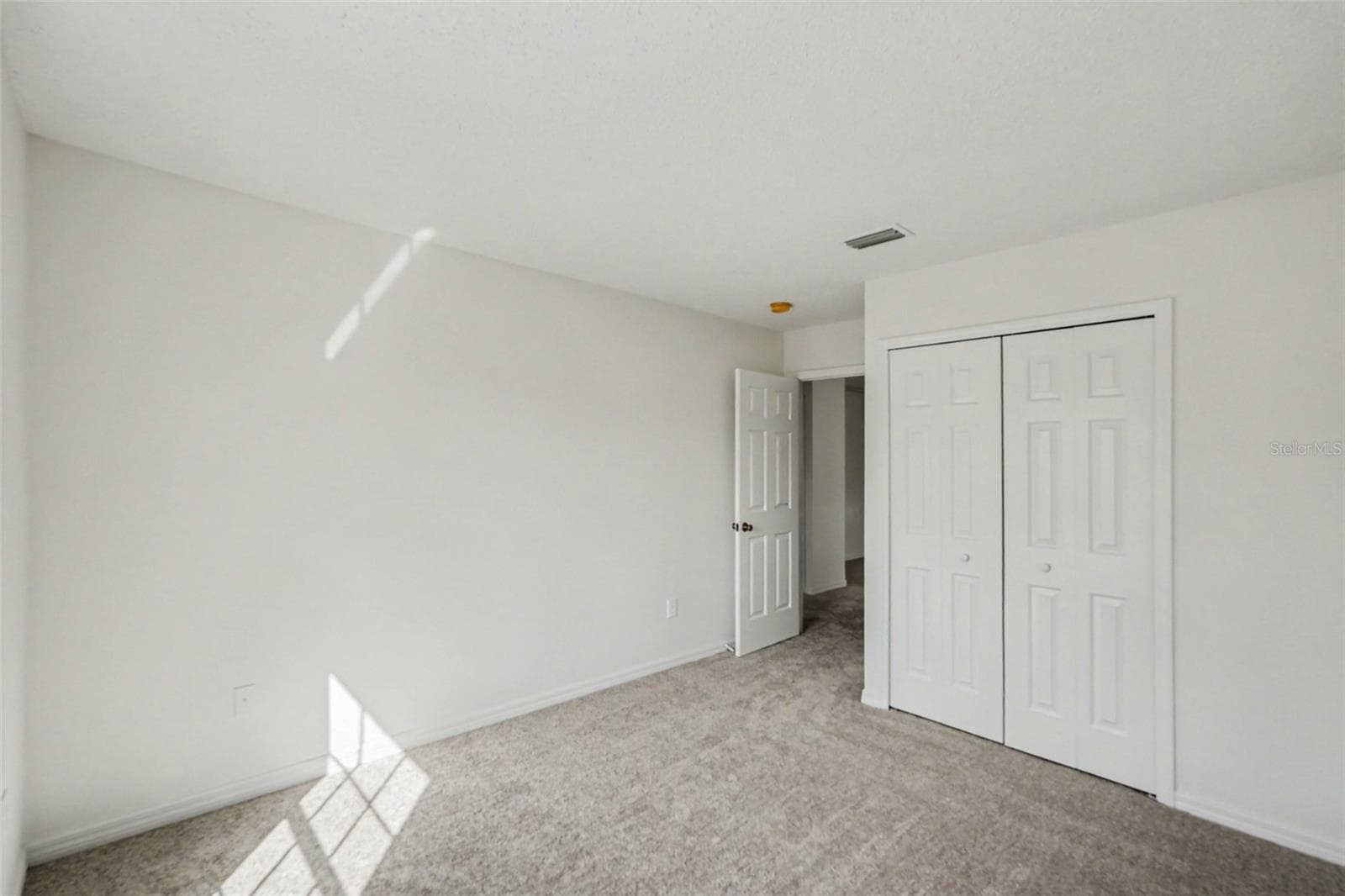 Townhouse at 8419 EDGEWATER PLACE BLVD, TAMPA, photo 26 of 33