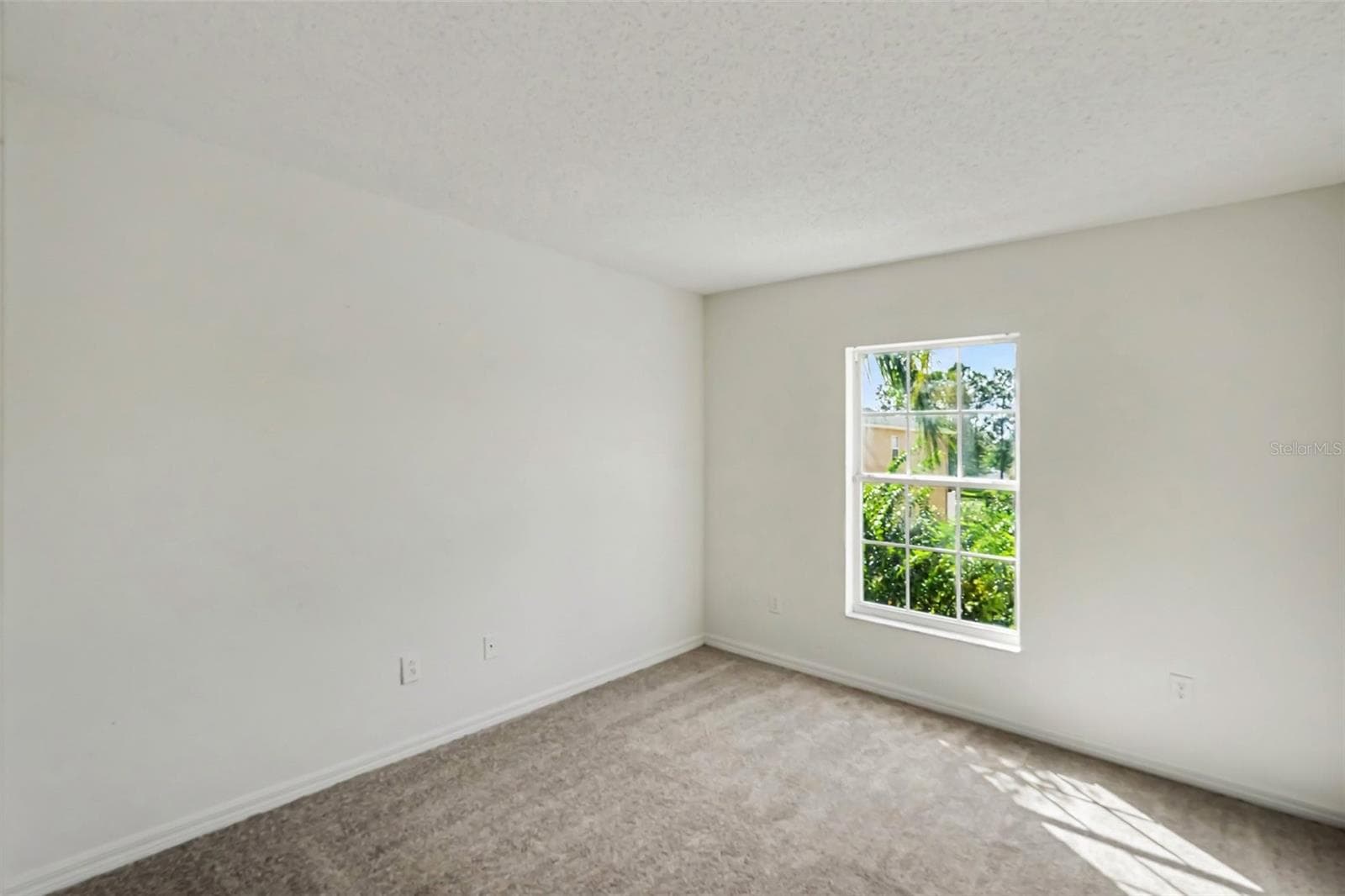 Townhouse at 8419 EDGEWATER PLACE BLVD, TAMPA, photo 27 of 33