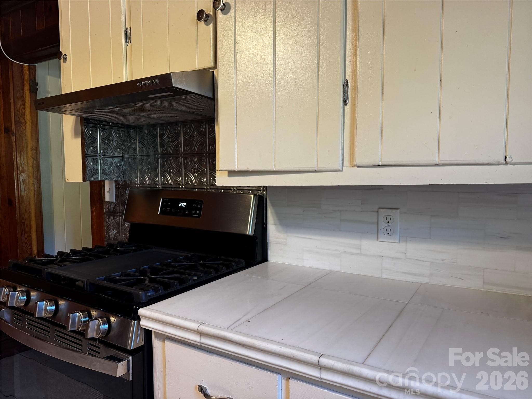 Marble countertopsGas Range - 683 McDaniel Road, Lake Lure
