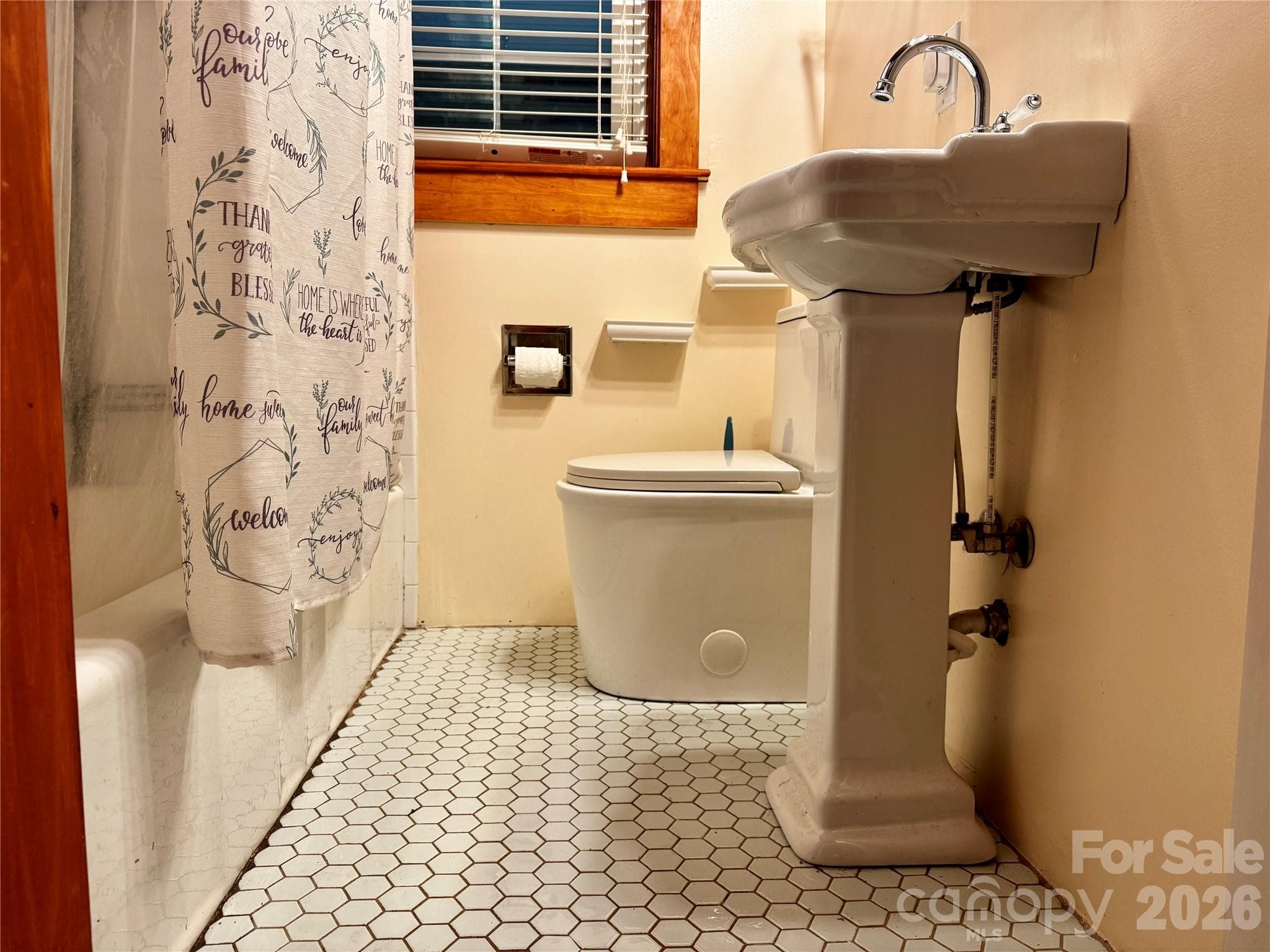 Full Bath - 683 McDaniel Road, Lake Lure