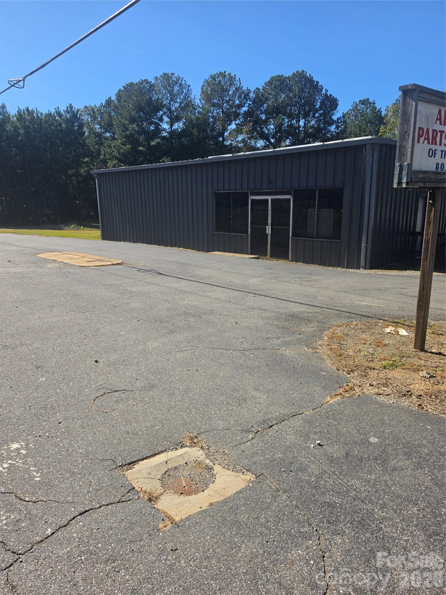 Business at 3170 Charlotte Highway, York, photo 2 of 4