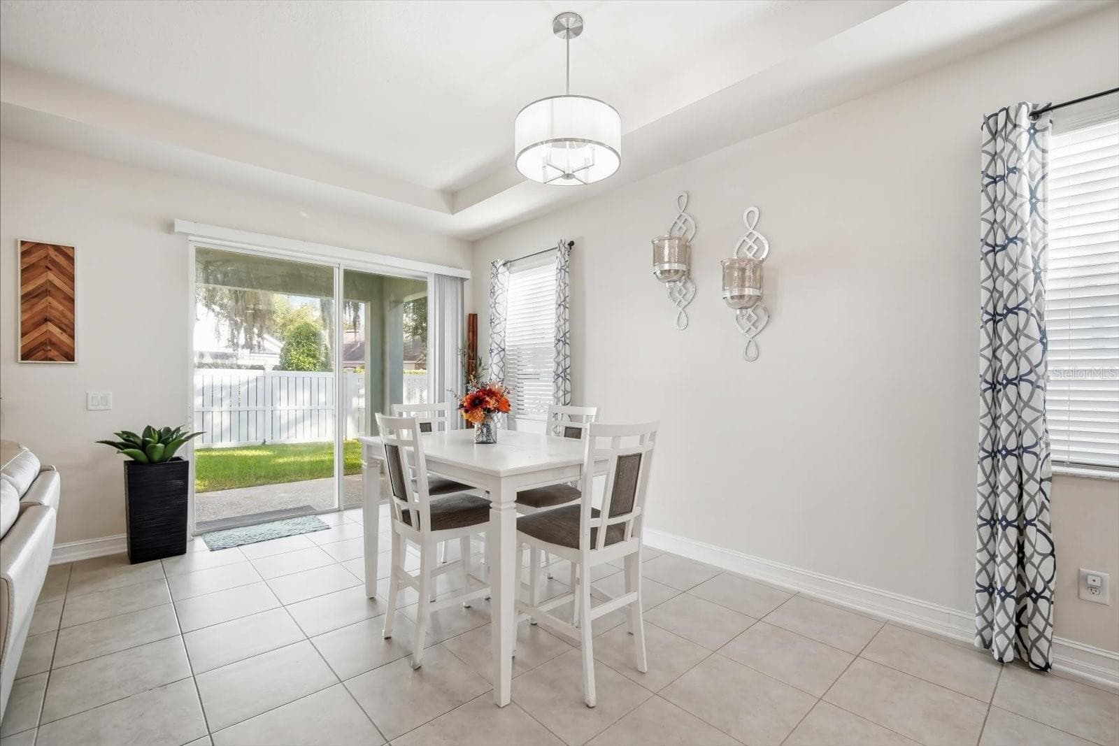 Dining - 13821 FAIRWAY BUNKER DR, TAMPA