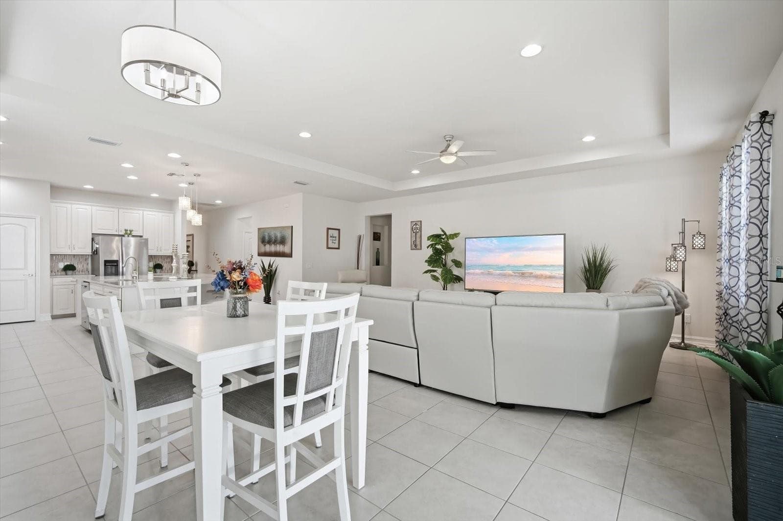 Dining/Great Room - 13821 FAIRWAY BUNKER DR, TAMPA