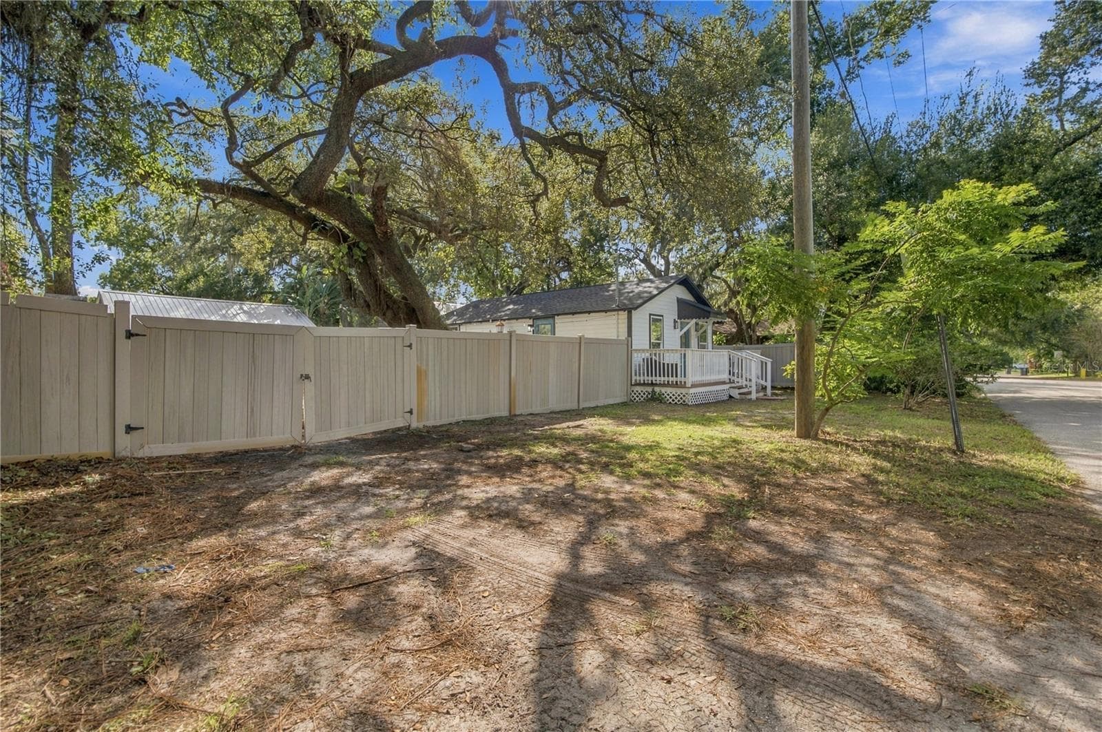 Single Family Residence at 1503 E POWHATAN AVE, TAMPA, photo 30 of 31