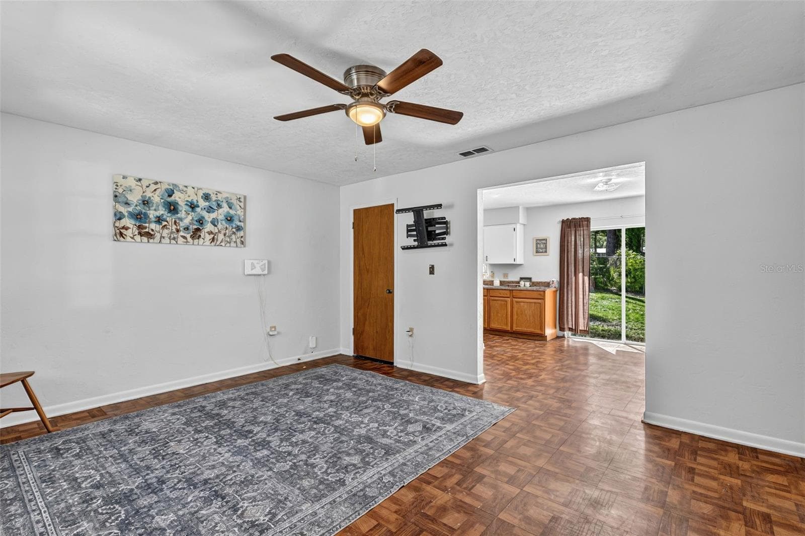 View from entrance - 620 NE 2ND AVE, TRENTON