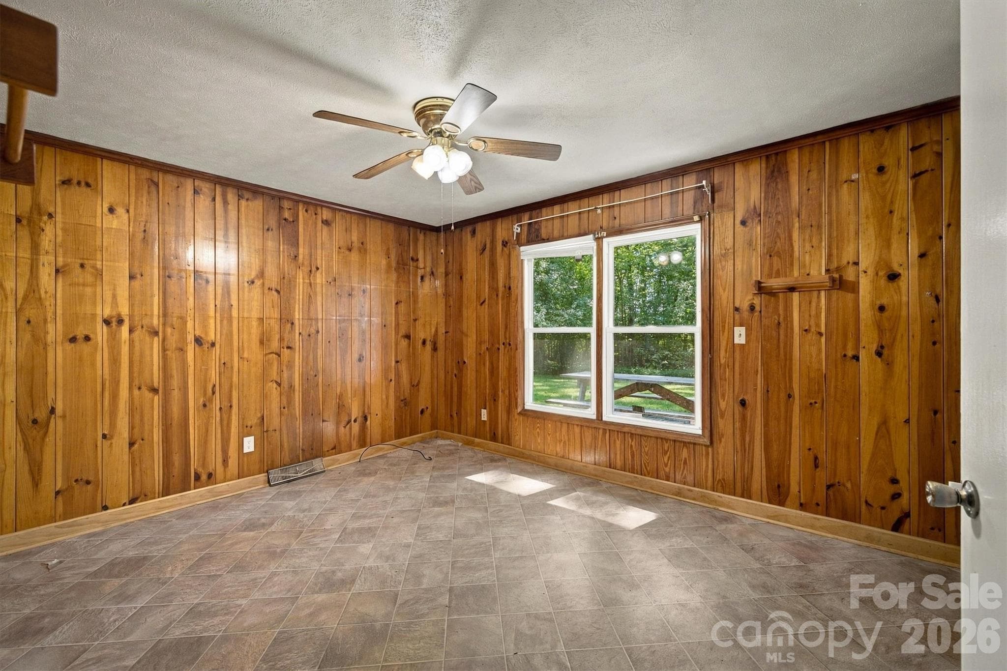 Single Family Residence at 114 Fairview Road, Marion, photo 15 of 22